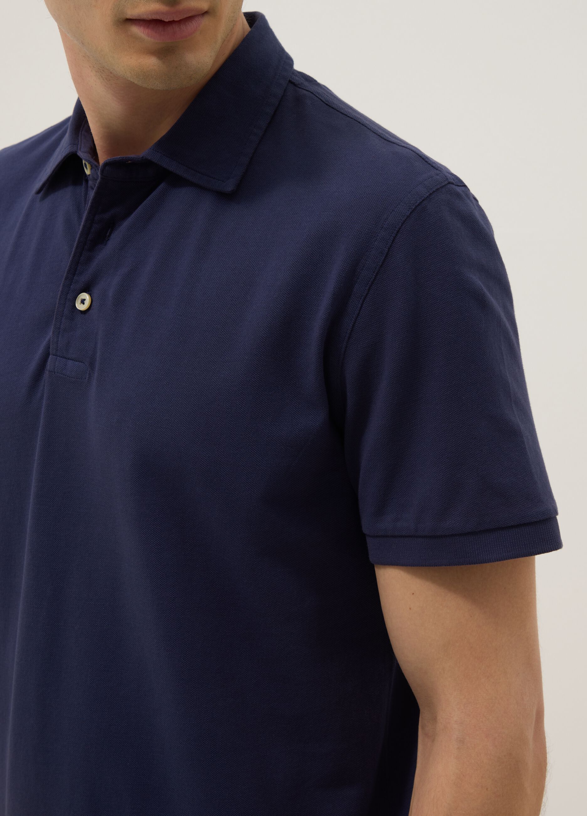 Polo azul em algod&atilde;o puro slim fit de manga curta
