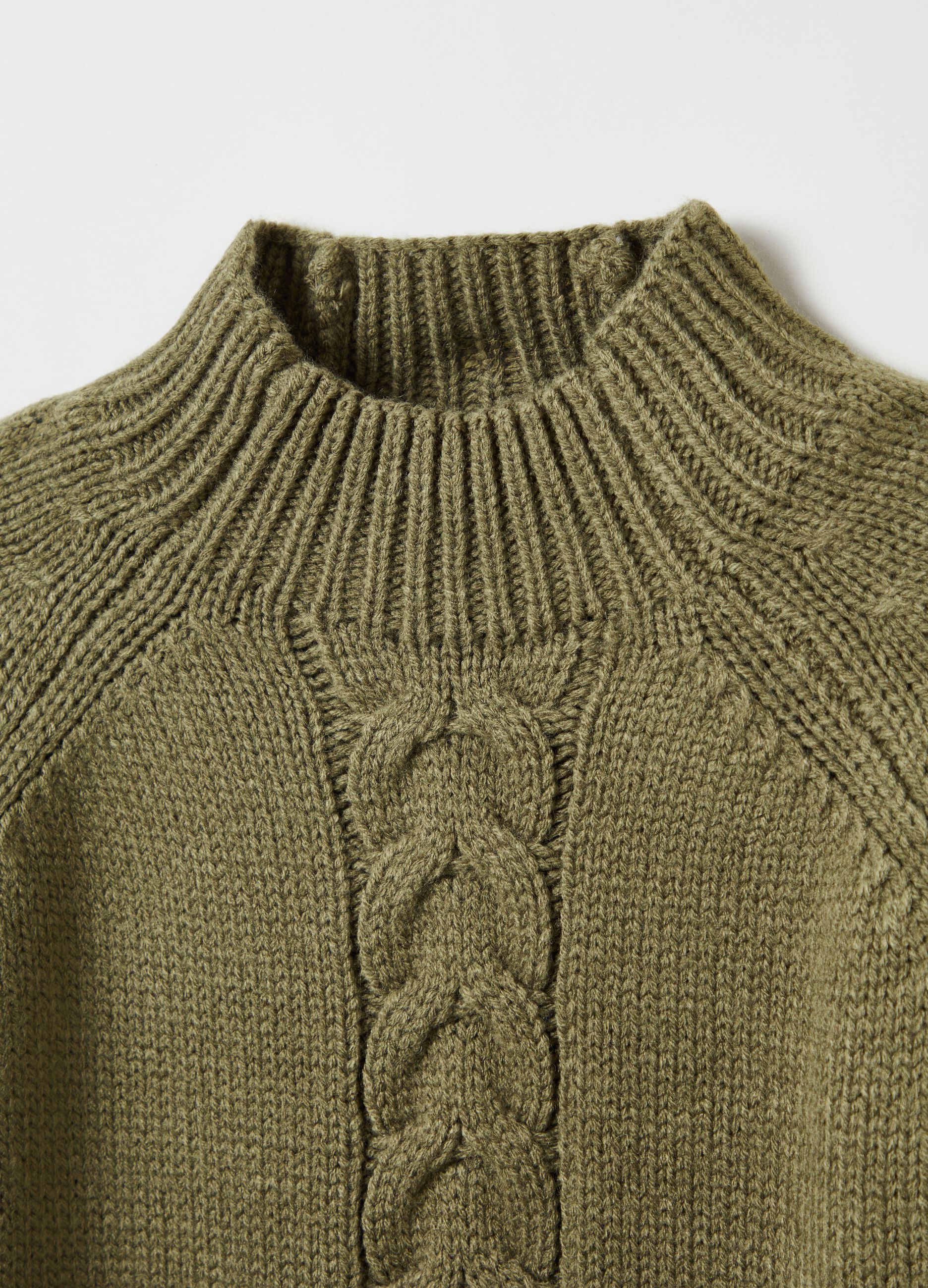 Pullover with high neck_5