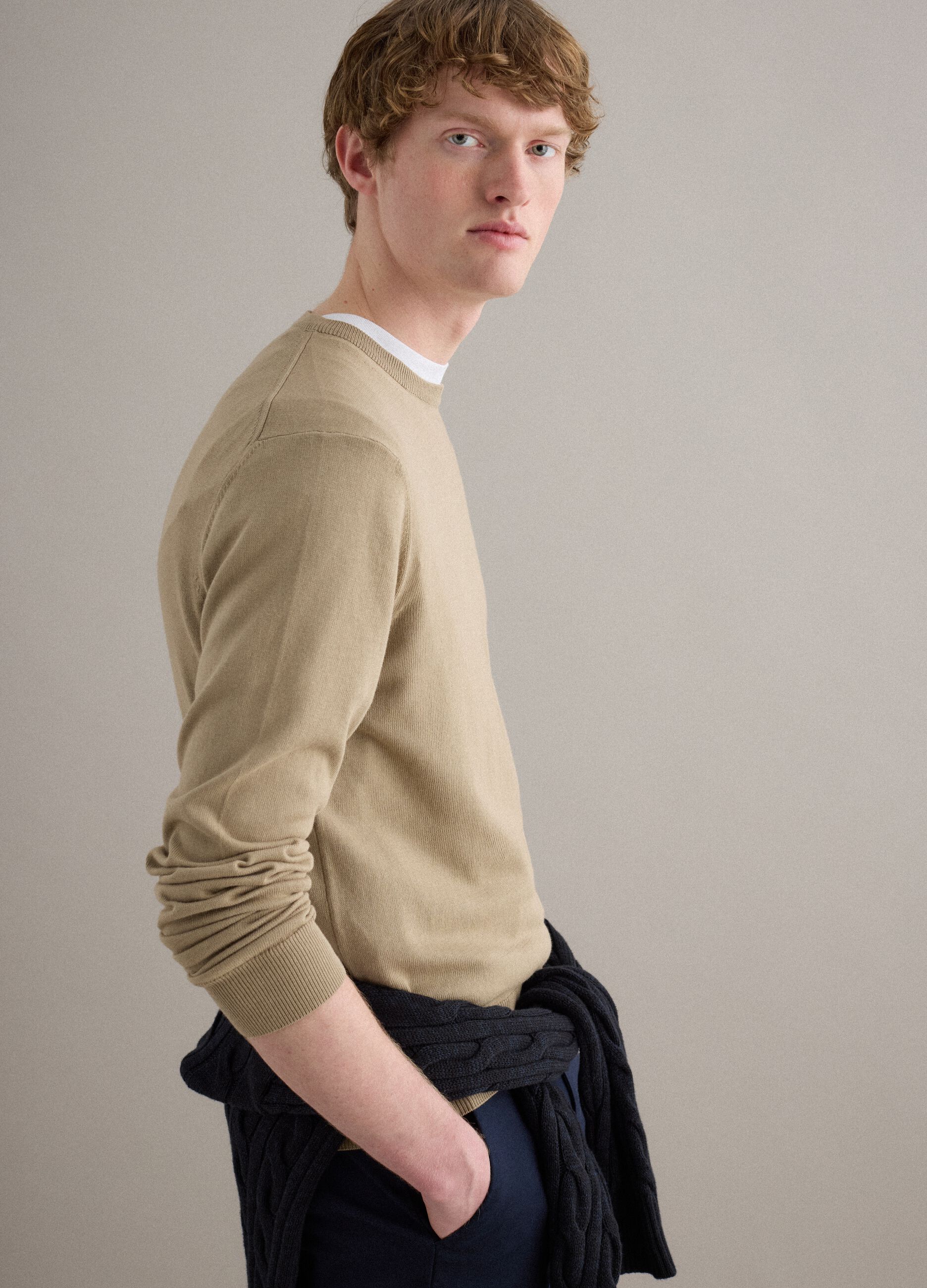 Beiger Pullover aus reiner Baumwolle