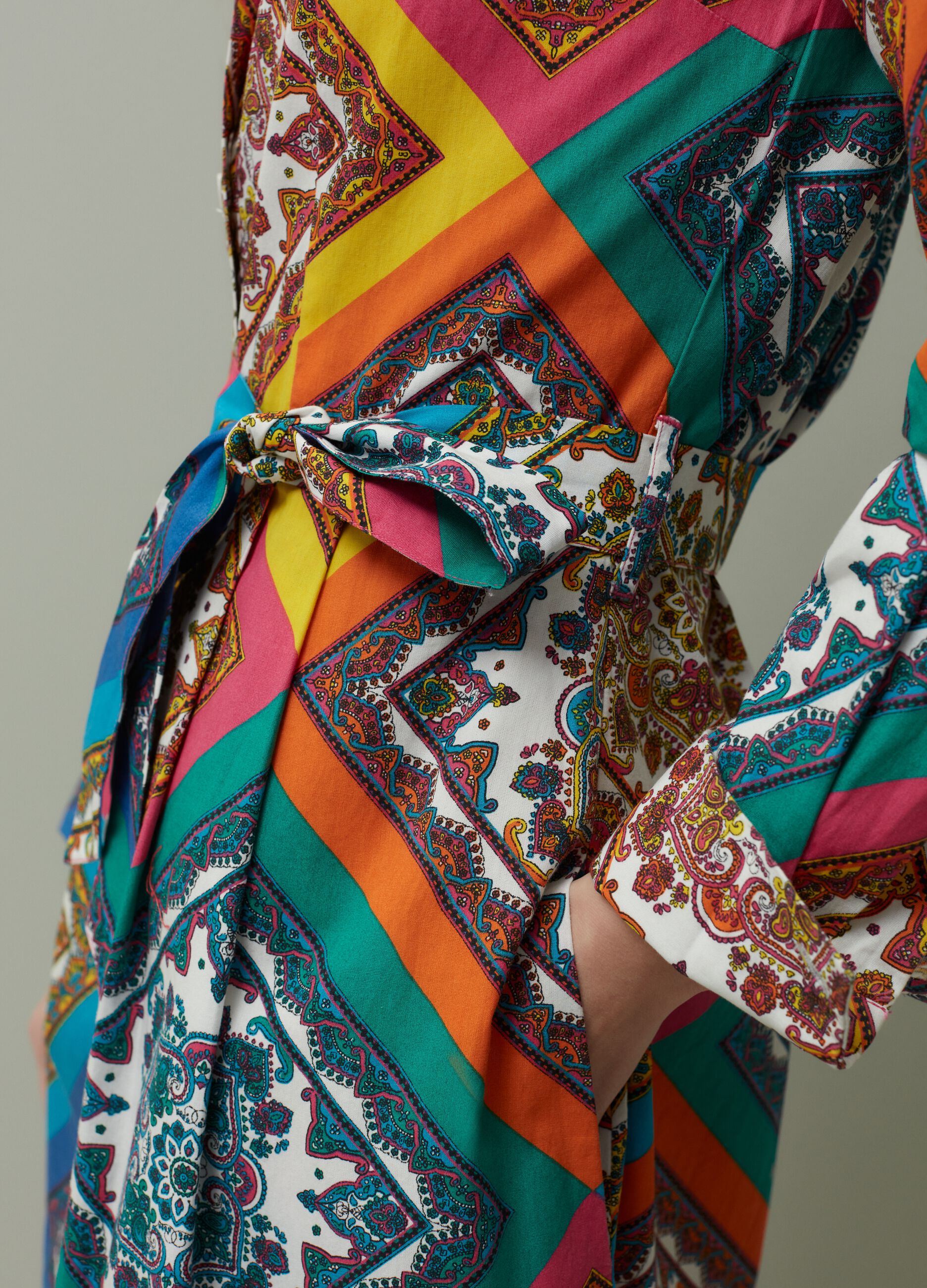 Shirt dress with arabesque print