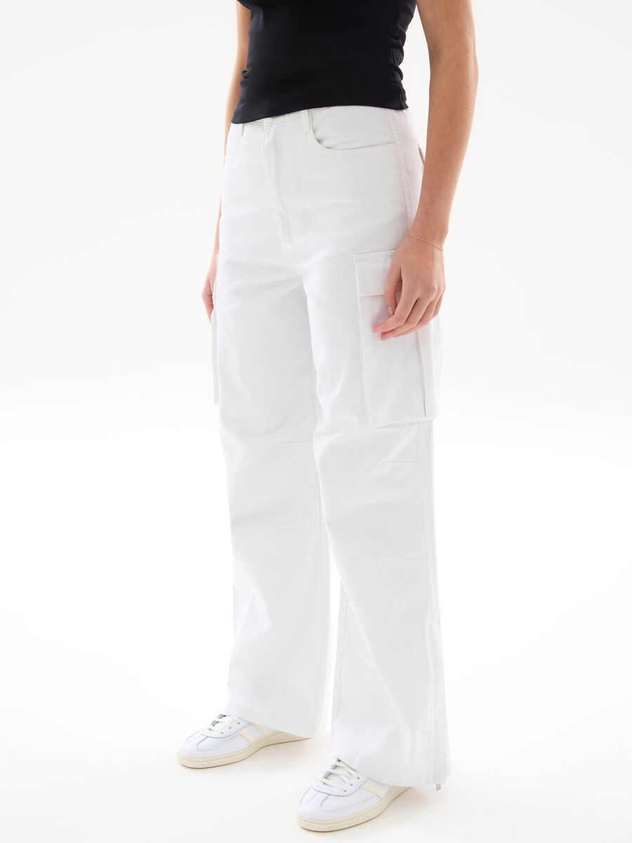 Wide-Leg Cargo Trousers White_2