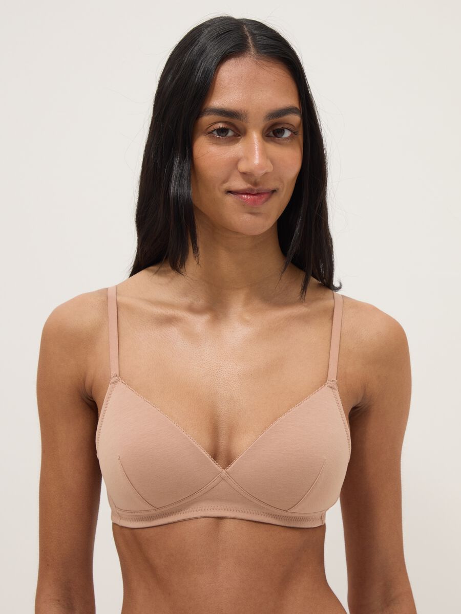 &Mu;&pi;&epsilon;&zeta; &sigma;&omicron;&upsilon;&tau;&iota;έ&nu; &alpha;&pi;ό &epsilon;&lambda;&alpha;&sigma;&tau;&iota;&kappa;ό &beta;&alpha;&mu;&beta;ά&kappa;&iota; &mu;&epsilon; &epsilon;&lambda;&alpha;&phi;&rho;&iota;ά &epsilon;&nu;ί&sigma;&chi;&upsilon;&sigma;&eta;_0