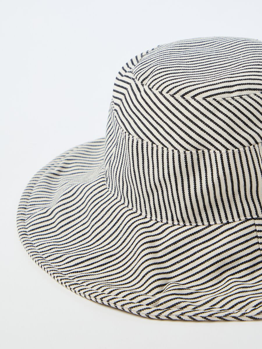 Sombrero cloche de algodón de rayas_1