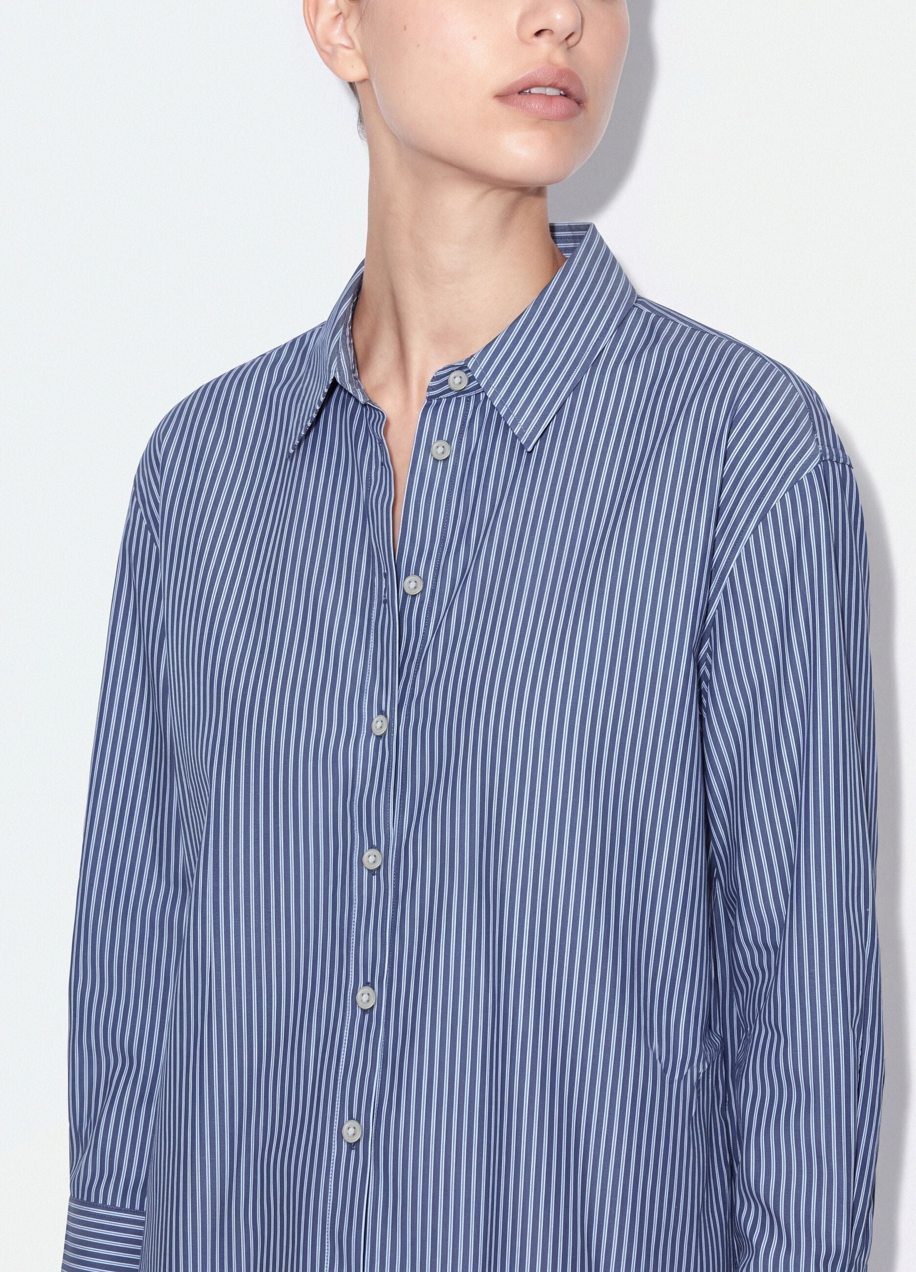 Blau gestreiftes Hemd aus Popeline aus reiner Baumwolle, Regular Fit