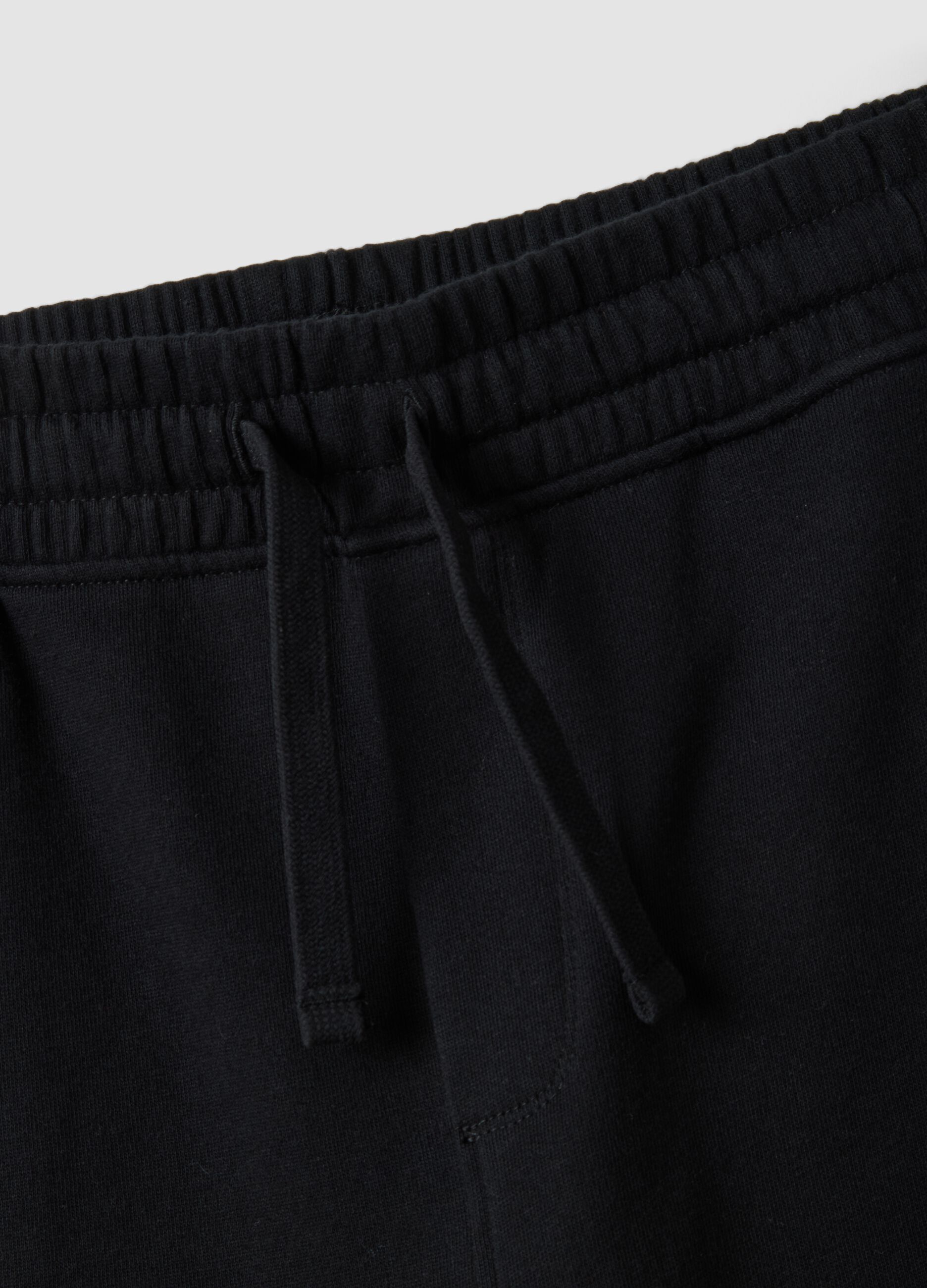 &Mu;&alpha;ύ&rho;&omicron; relaxed cargo jogger &pi;&alpha;&nu;&tau;&epsilon;&lambda;ό&nu;&iota; &alpha;&pi;ό 100% &beta;&alpha;&mu;&beta;ά&kappa;&iota; &gamma;&iota;&alpha; &alpha;&gamma;ό&rho;&iota;