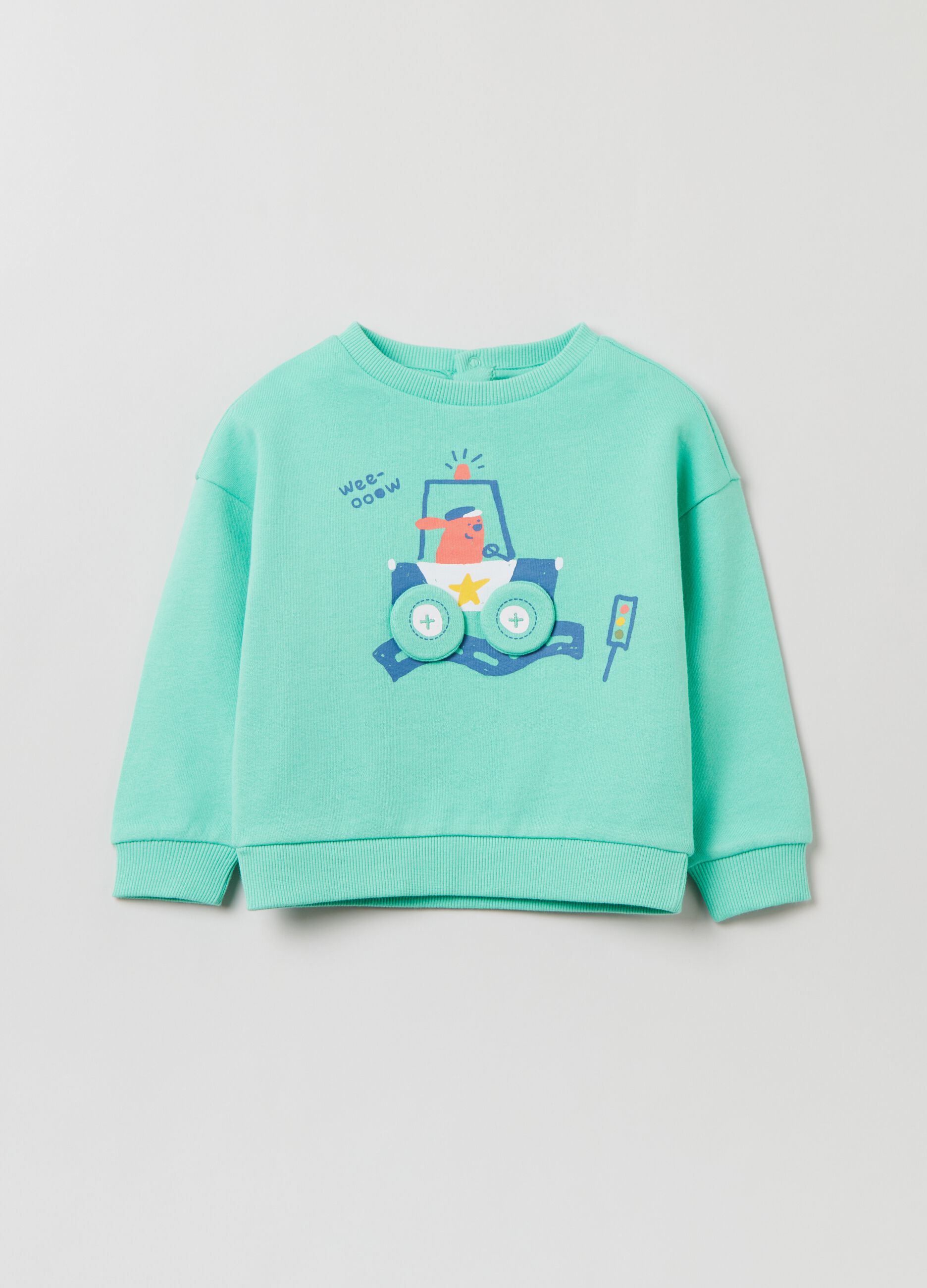 Lightweight sweatshirt with puppy print.