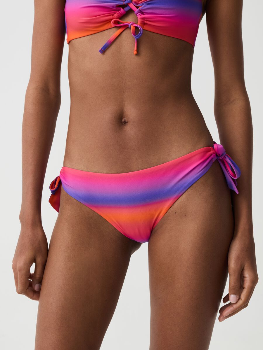 Bikini briefs with faded stripe pattern_1