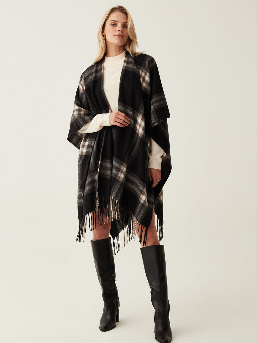 Check poncho with fringe_0
