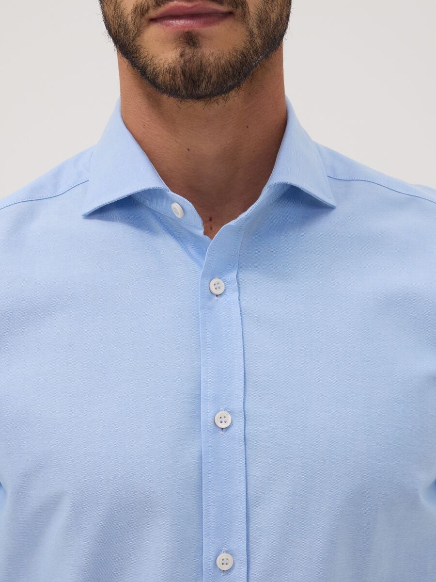 Light blue pure cotton Oxford shirt with cutaway collar, slim fit_1