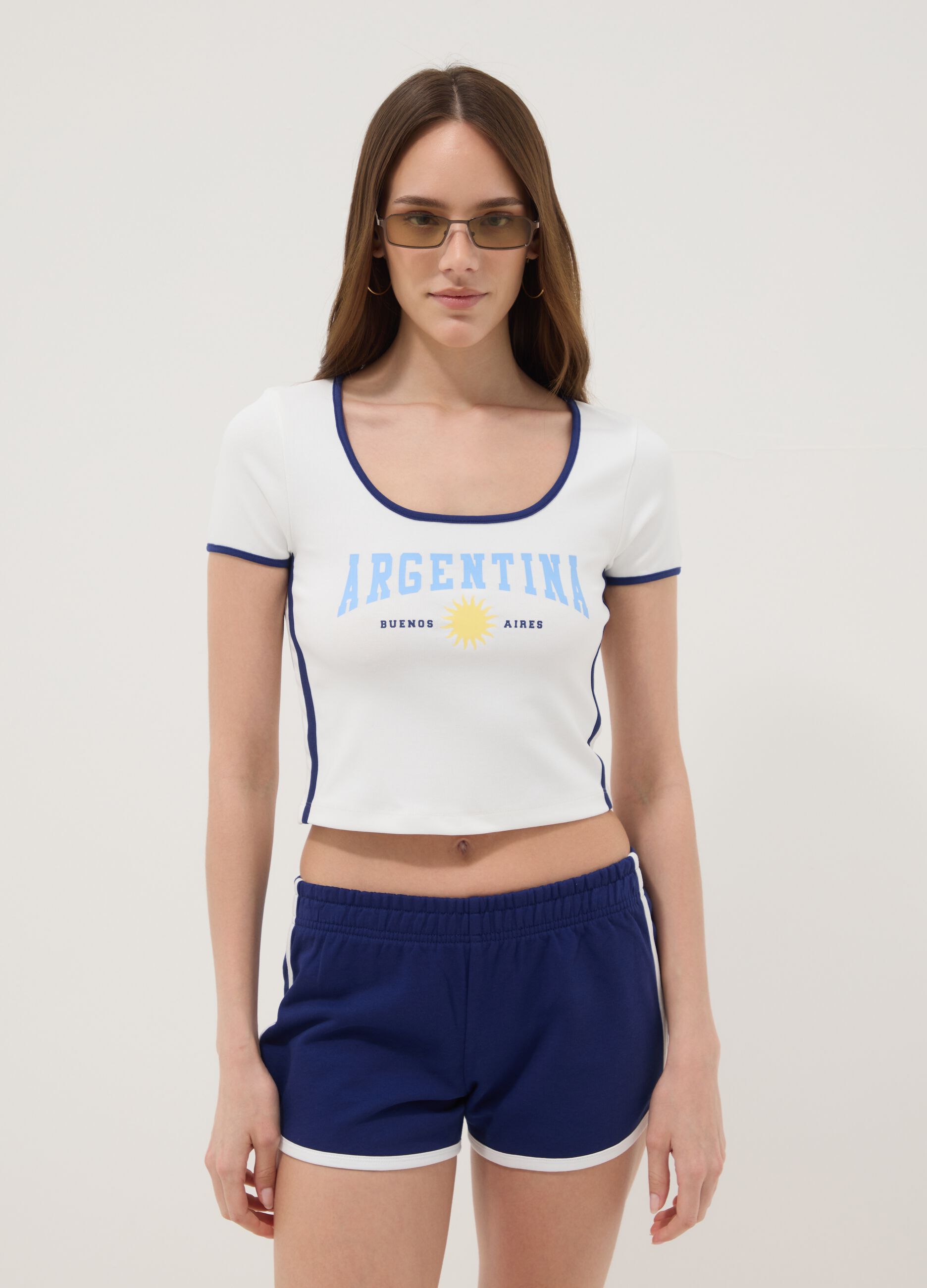 &Lambda;&epsilon;&upsilon;&kappa;ό &kappa;&omicron;&nu;&tau;&omicron;&mu;ά&nu;&iota;&kappa;&omicron; T-shirt &alpha;&pi;ό &epsilon;&lambda;&alpha;&sigma;&tau;&iota;&kappa;ό &beta;&alpha;&mu;&beta;ά&kappa;&iota;