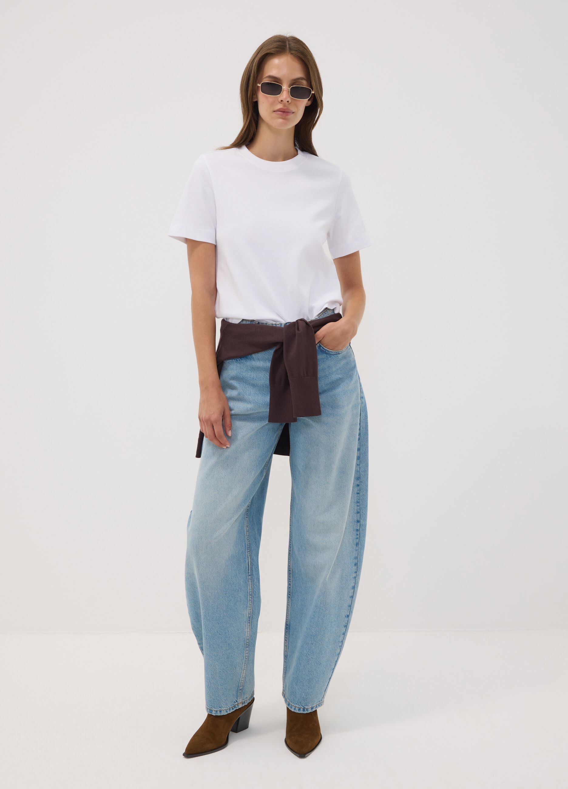 Light-wash pure cotton denim barrel-fit jeans
