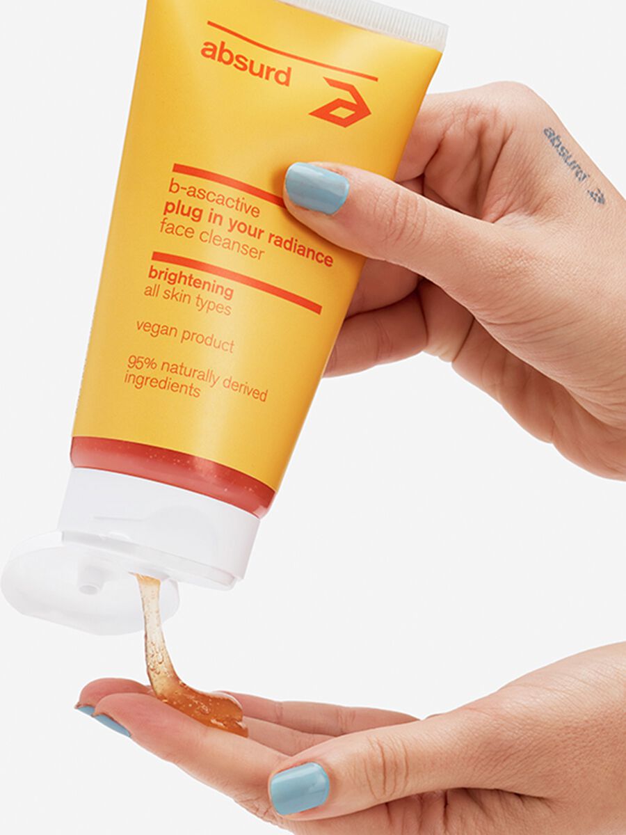 Illuminating cleansing gel_1