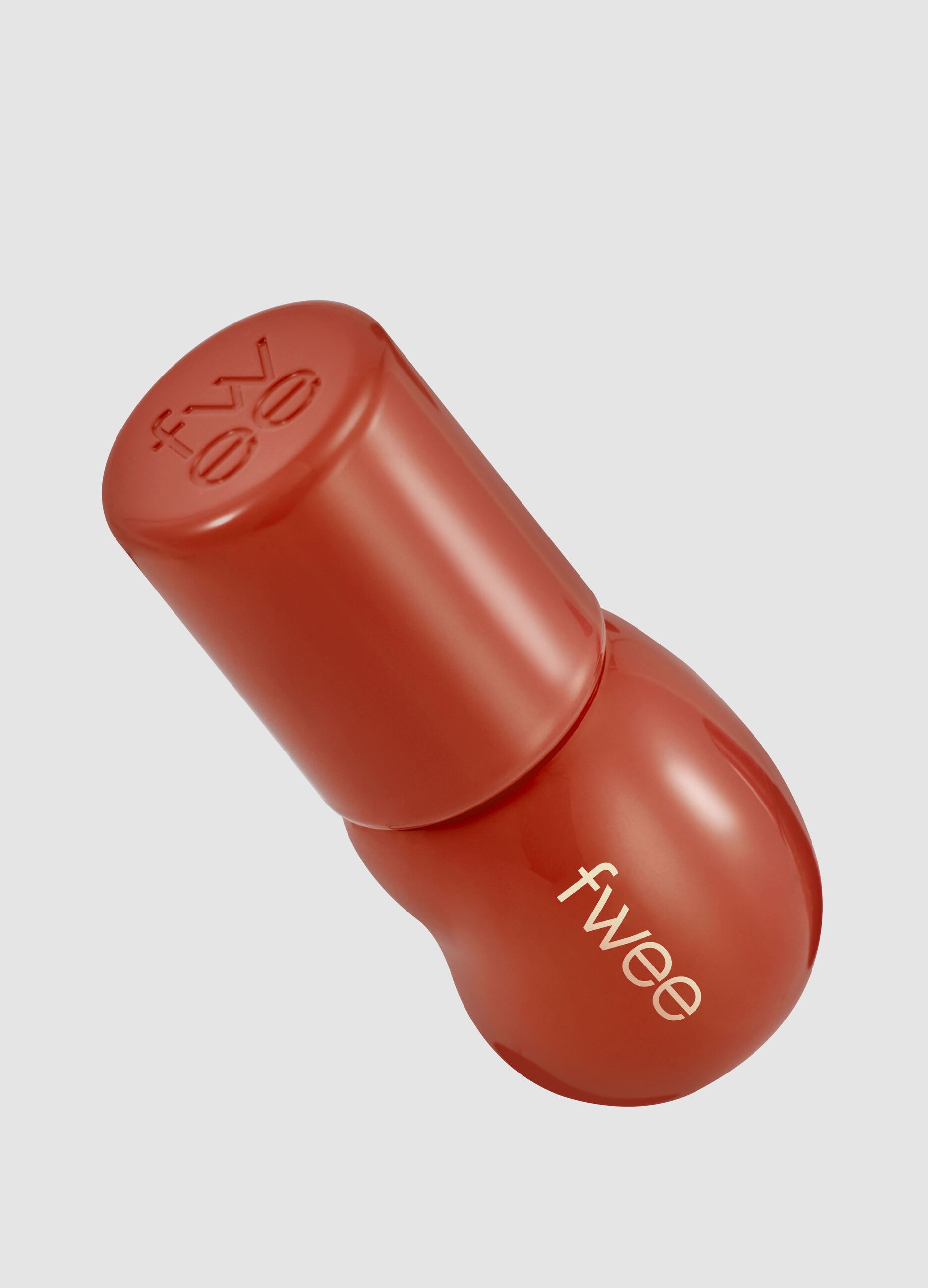 FWEE 3D Voluming Gloss B06 Scotch 70% 5,3 g - &kappa;&omicron;&rho;&epsilon;ά&tau;&iota;&kappa;&omicron; &mu;&alpha;&kappa;&iota;&gamma;&iota;ά&zeta;