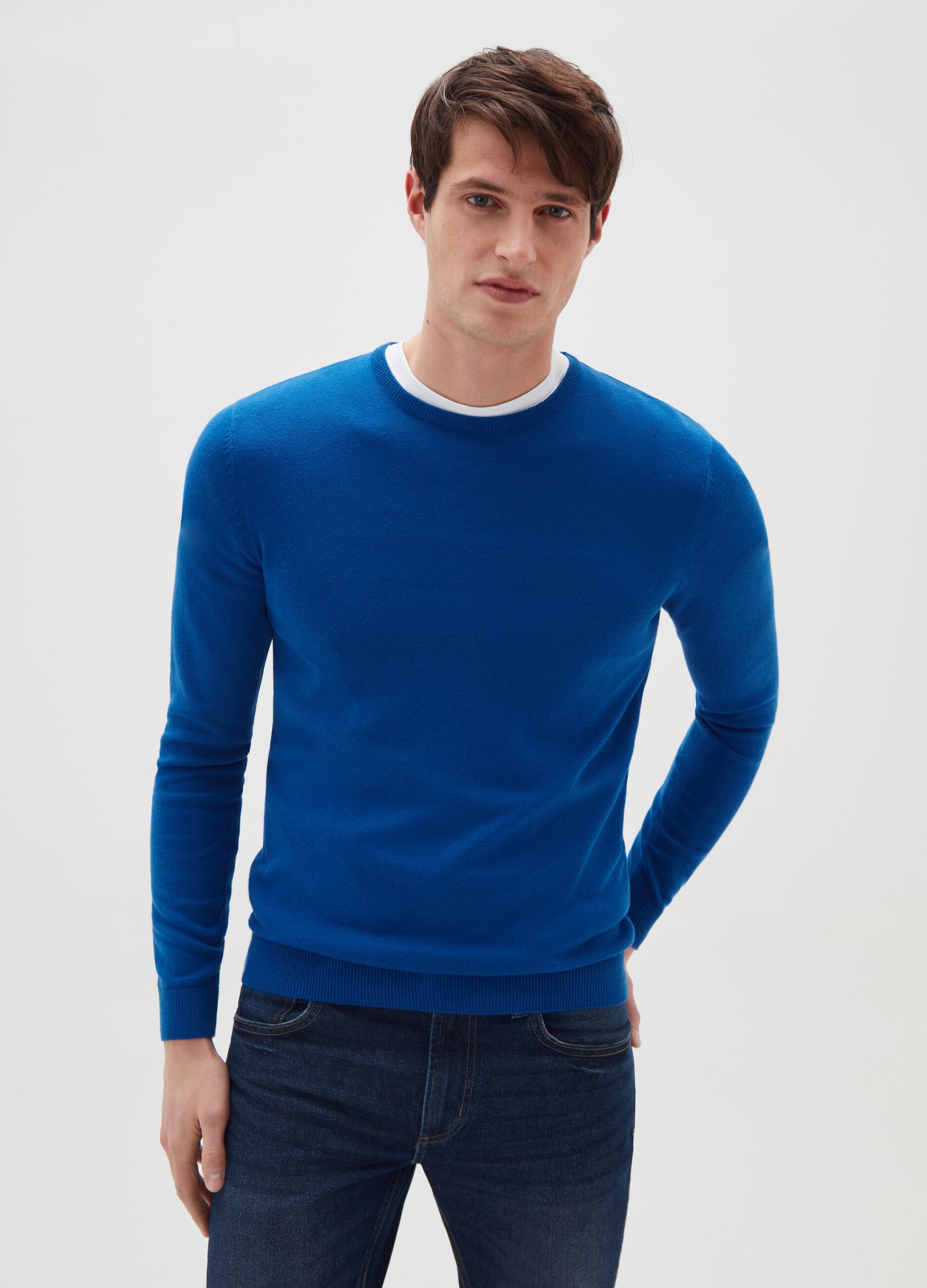 Cotton blend pullover with round neck