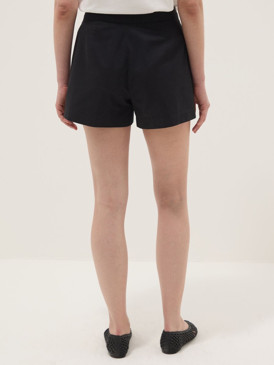 Schwarze Shorts aus reiner Baumwolle_3
