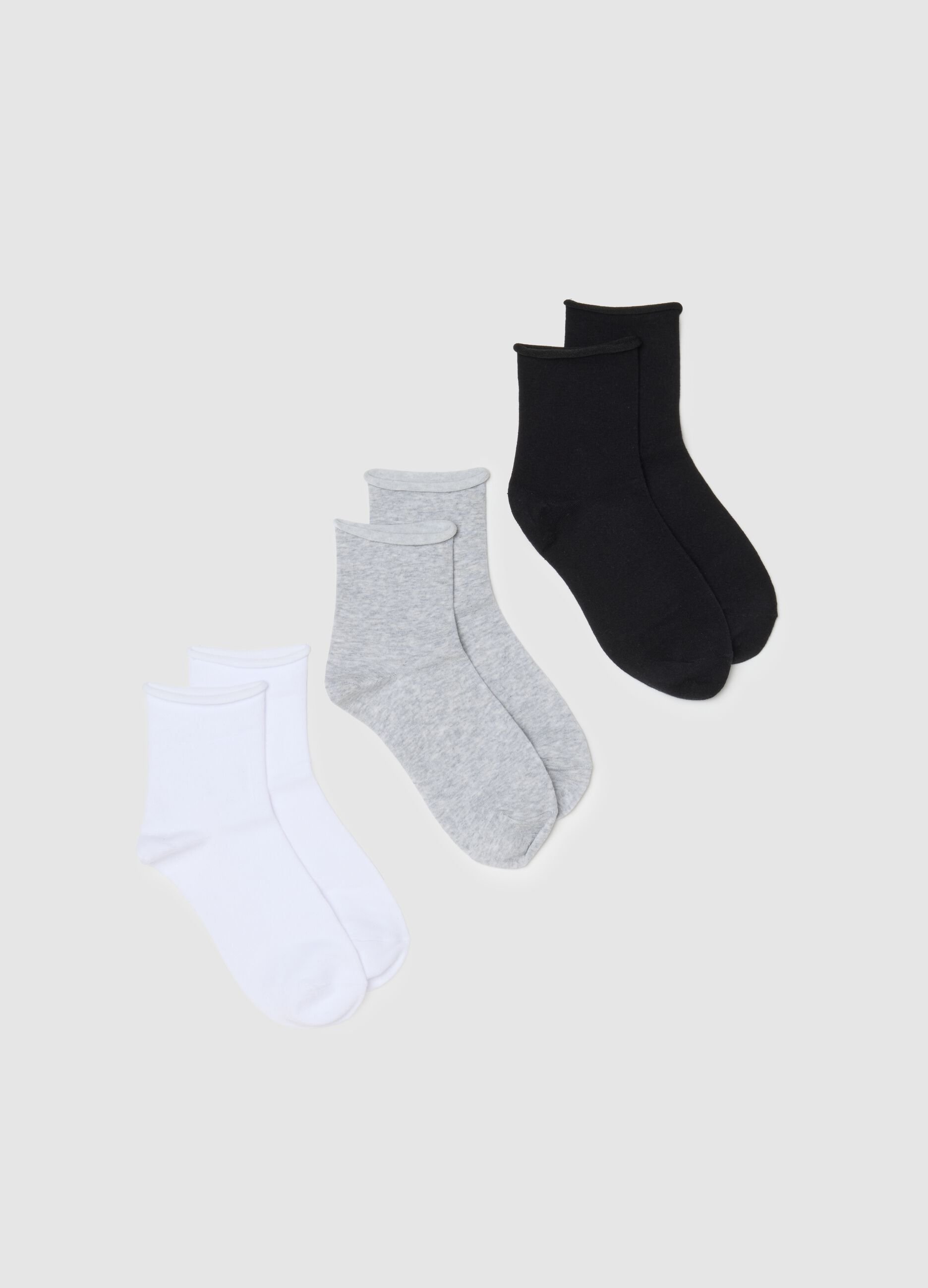 Three-pack of multicoloured short socks in stretchy cotton blend