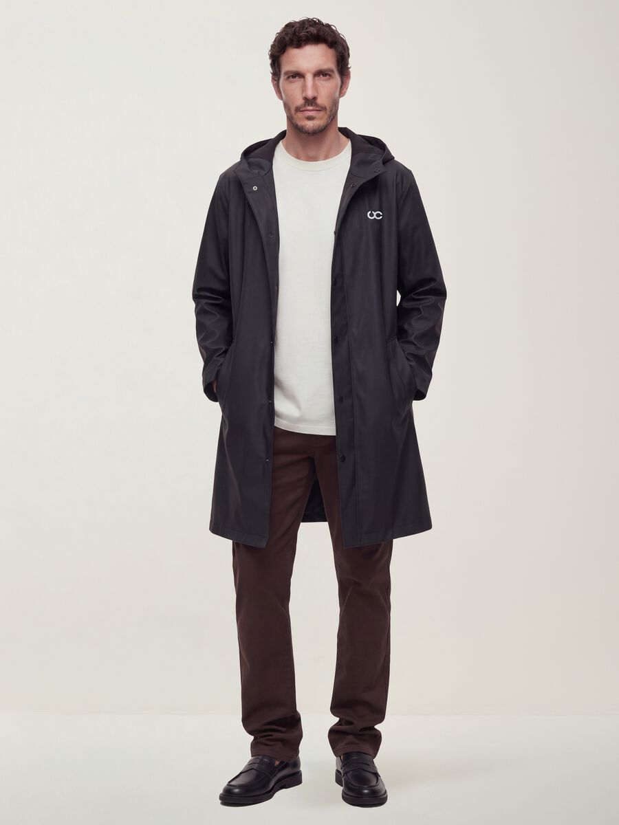 Black regular-fit raincoat with zip_1