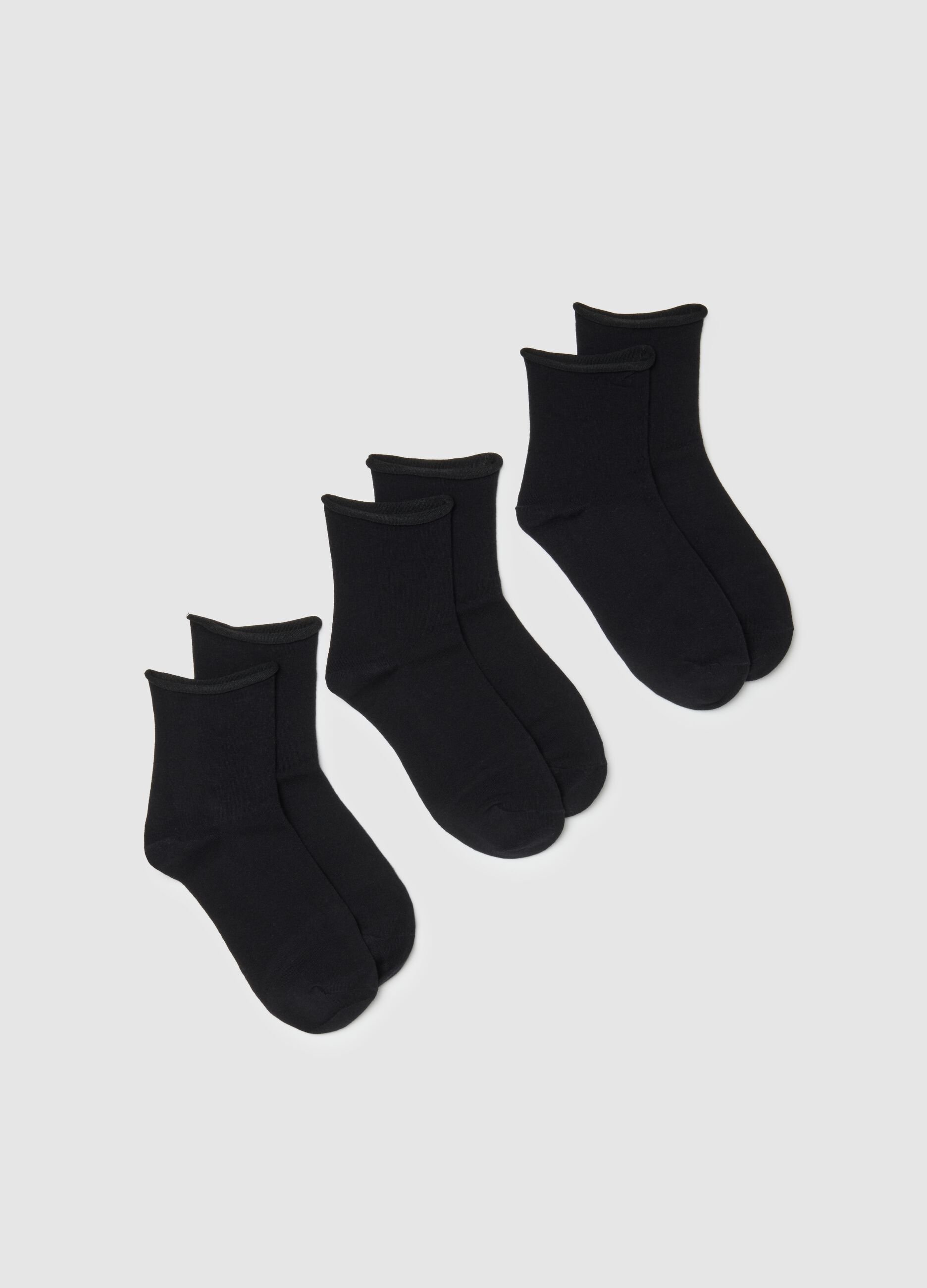 Pack of three black short cotton blend socks with snug fit