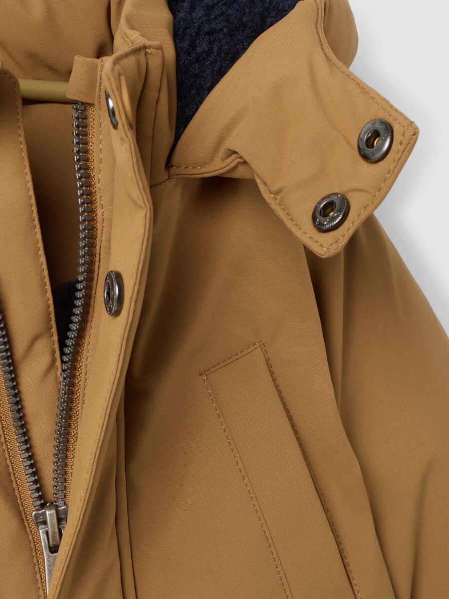 Long padded brown parka with hood, regular fit_3