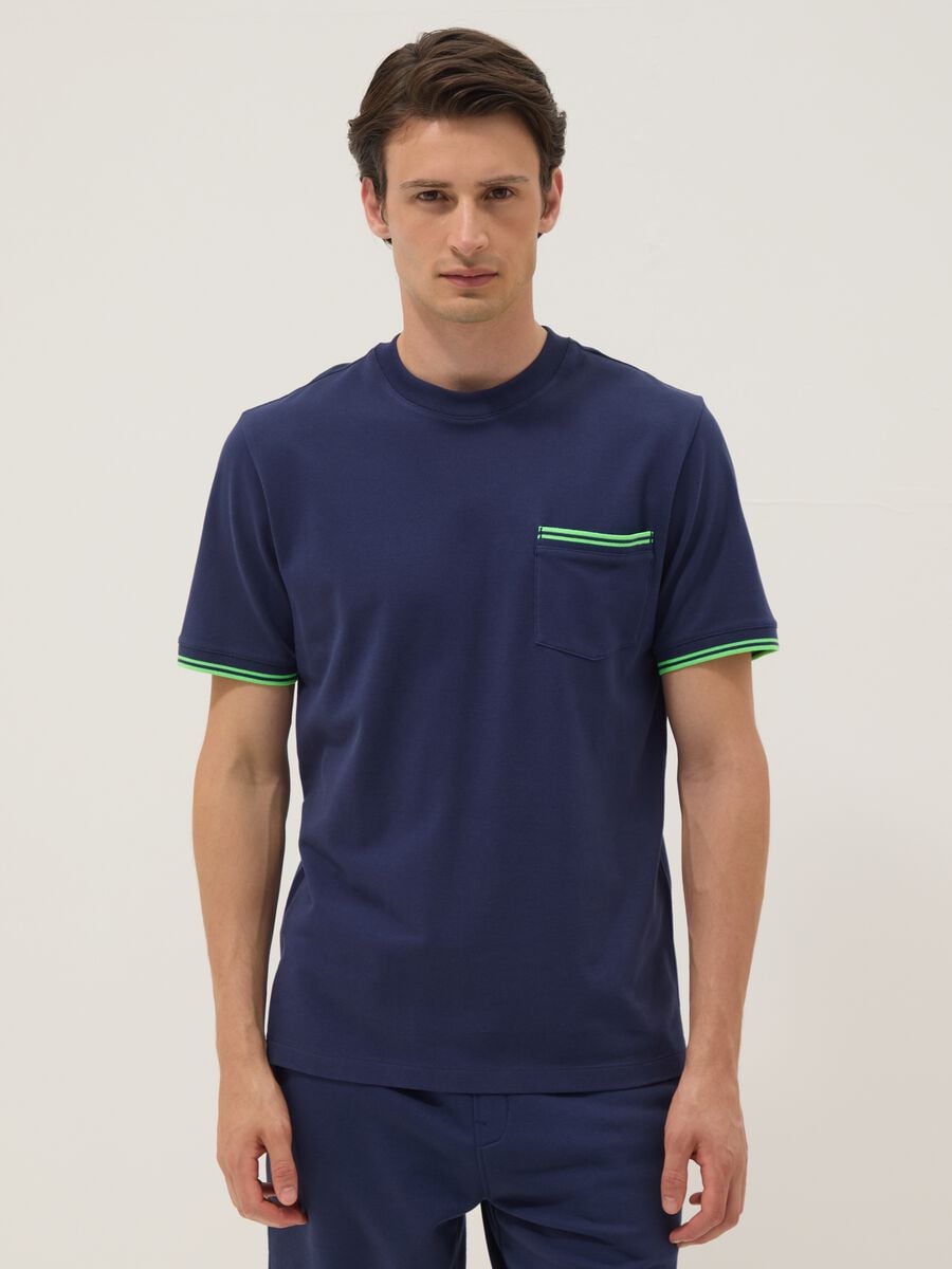 Blaues T-Shirt aus Stretch-Baumwolle mit Brusttasche_0