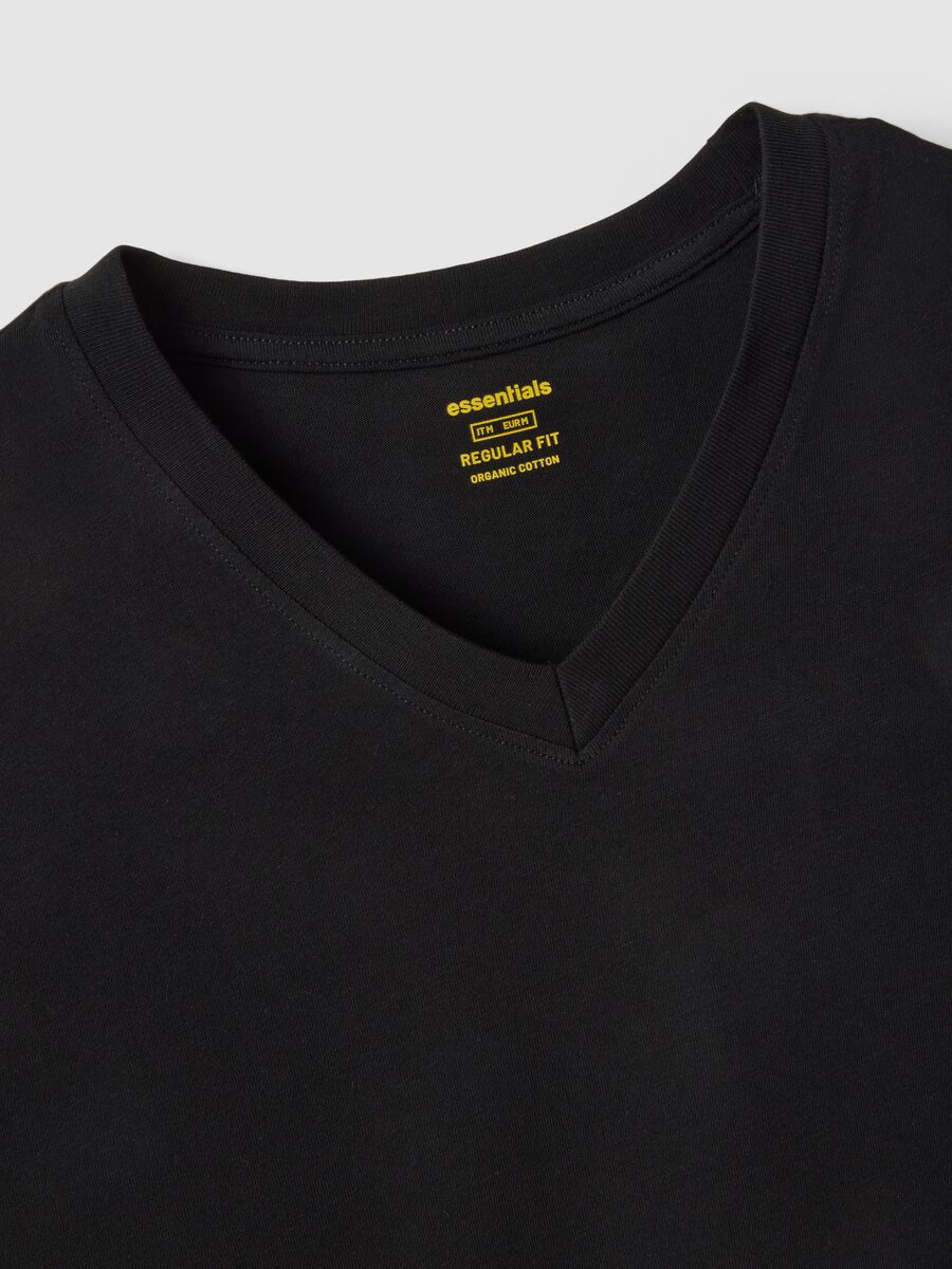 Black pure cotton regular fit V-neck T-shirt_5
