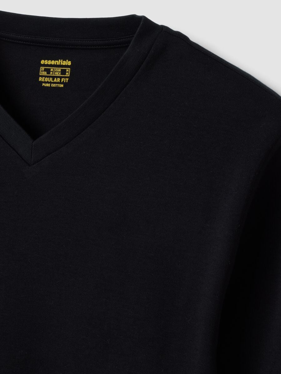 Black pure cotton V-neck T-shirt, regular fit_1