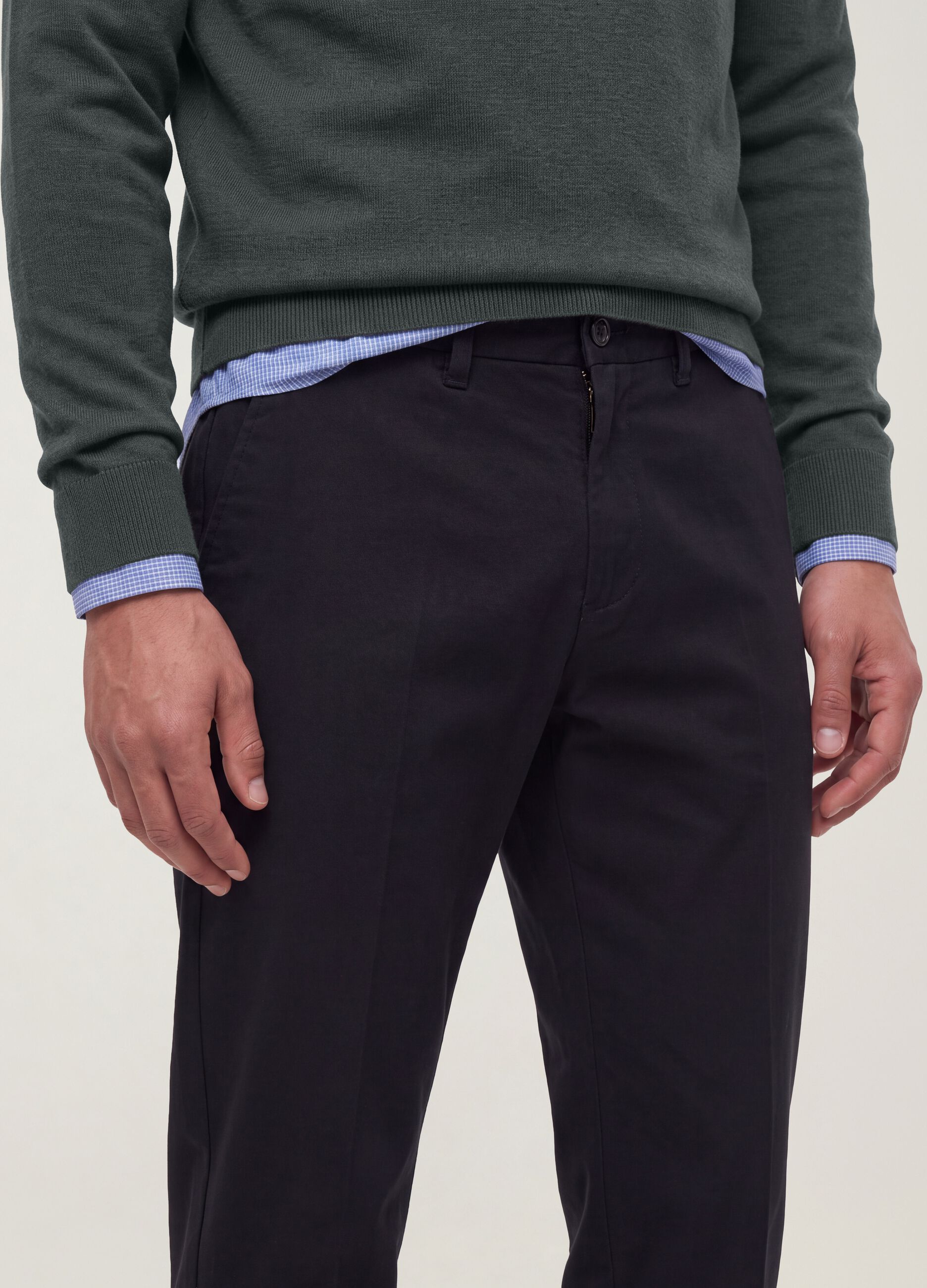 Sive slim-fit chino hlače od elastičnog twilla
