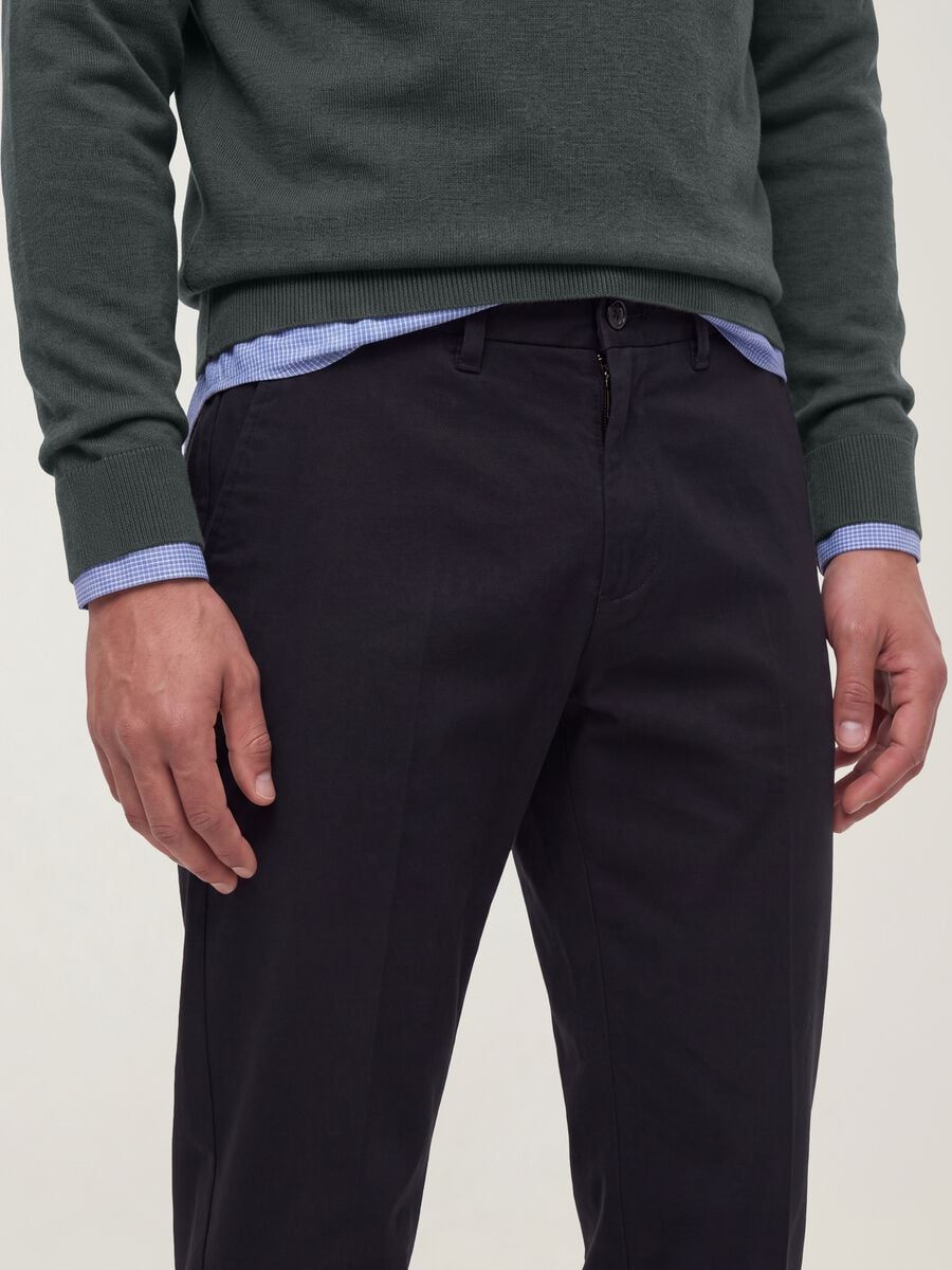 Grey slim-fit stretch twill chino trousers_2