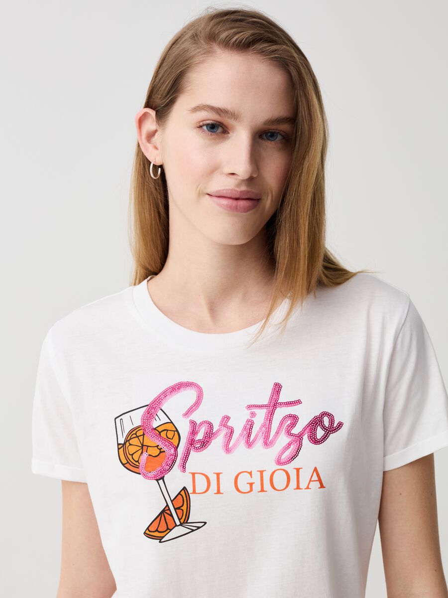 T-shirt con stampa Spritz e paillettes_1