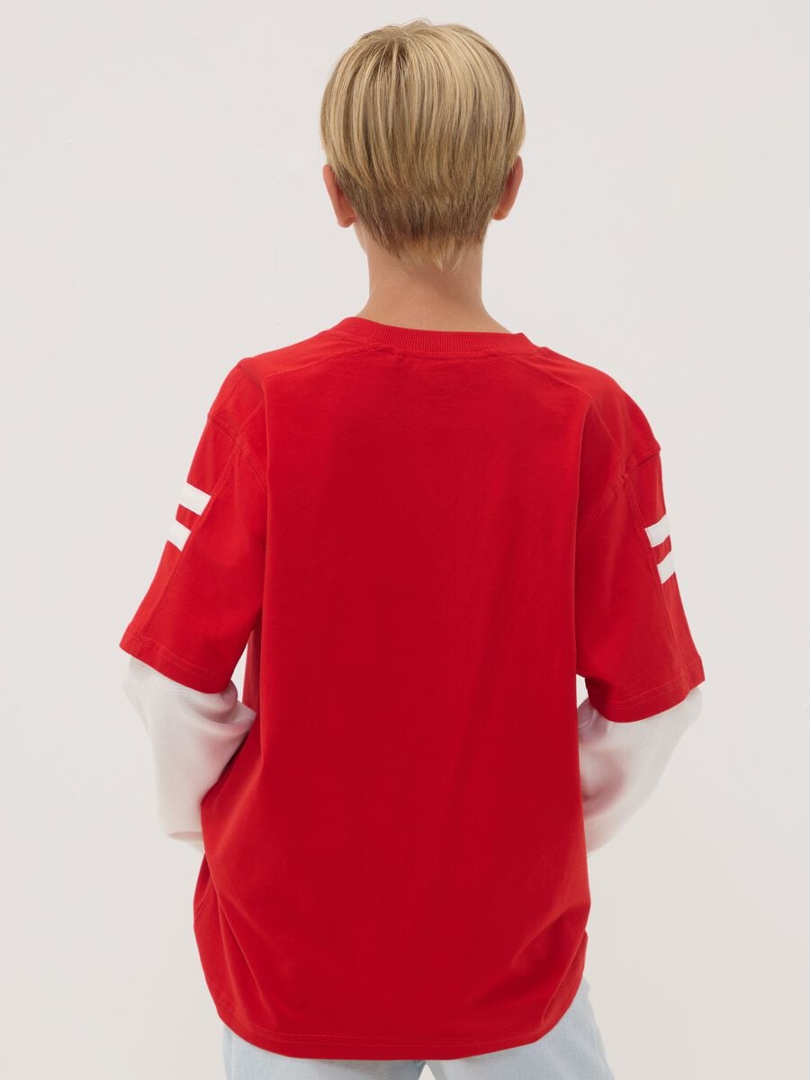 Red pure cotton crew-neck T-shirt with college print for boys_2