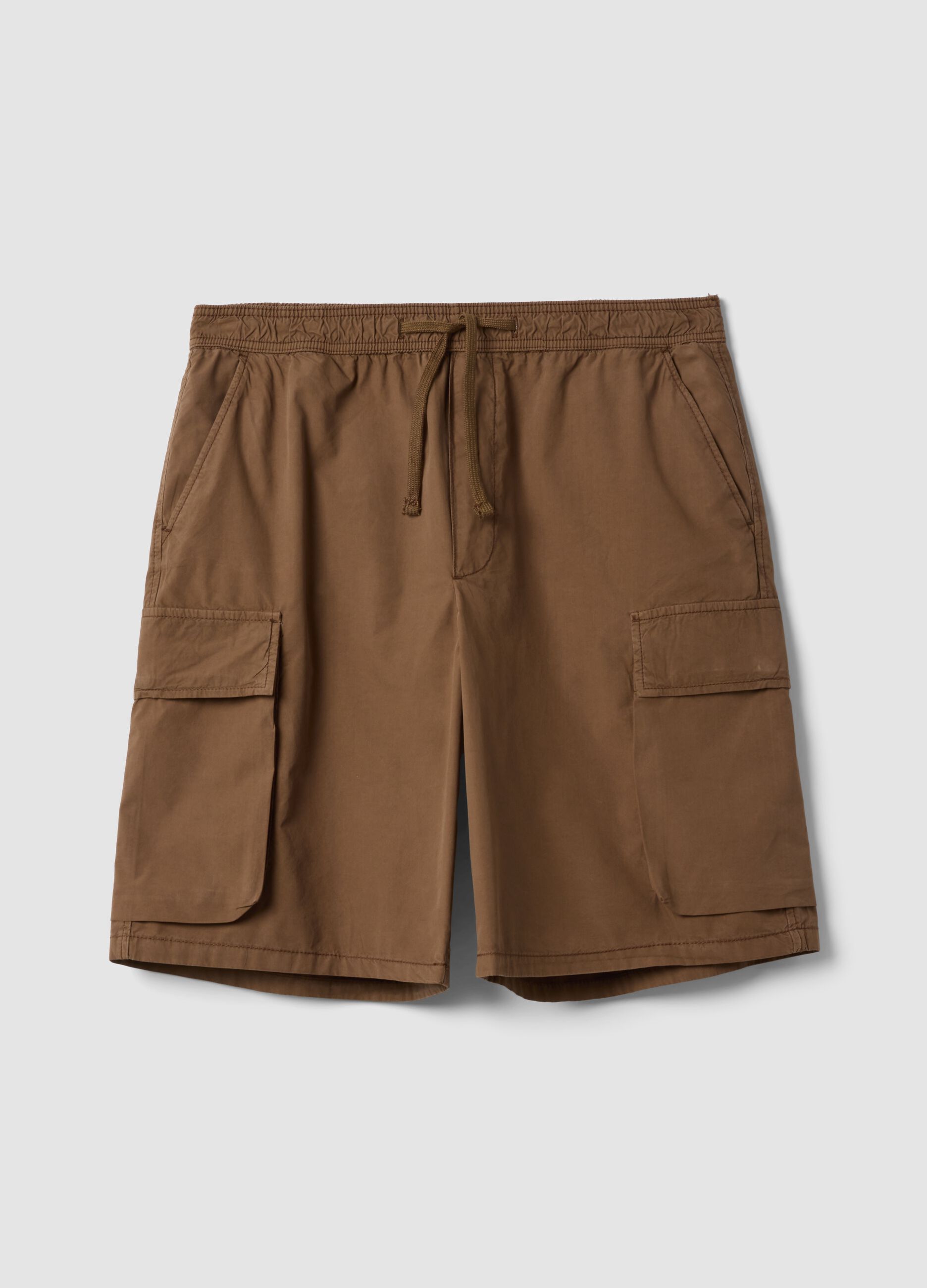 Brown cotton cargo Bermuda shorts with a baggy fit