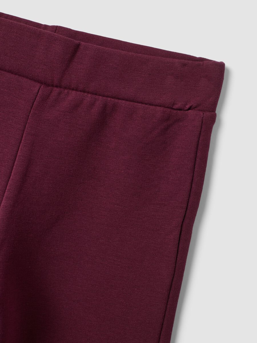 Fato de treino roxo em algod&atilde;o puro com gola canelada e estampado, corte oversized_3