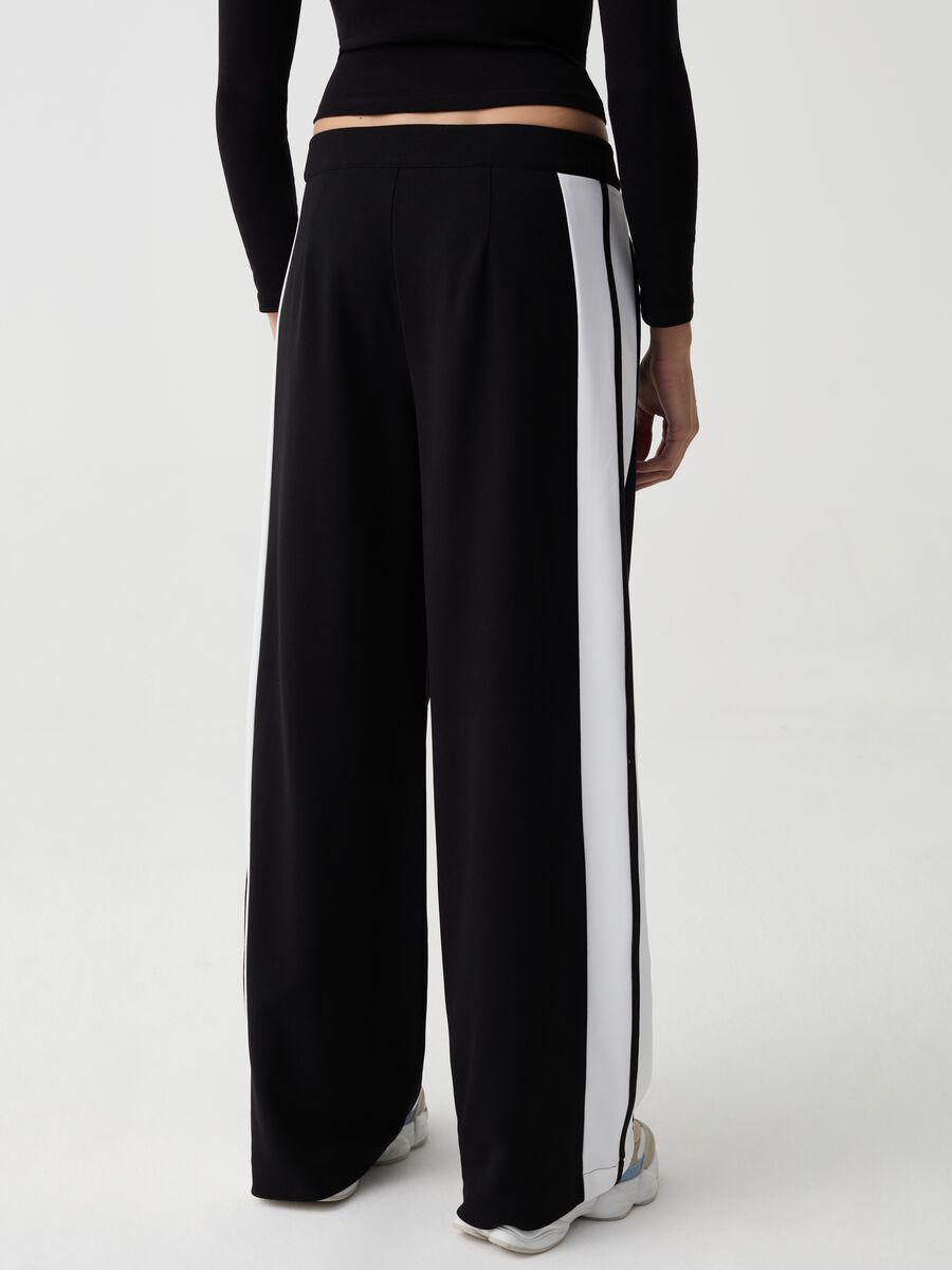Wide-leg trousers with contrasting bands_2