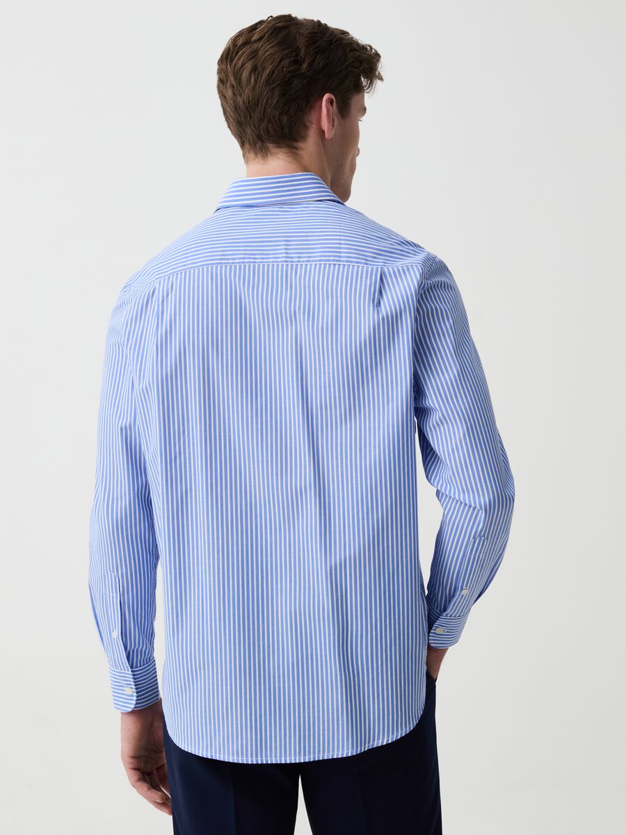 Regular-fit shirt with striped pattern_2