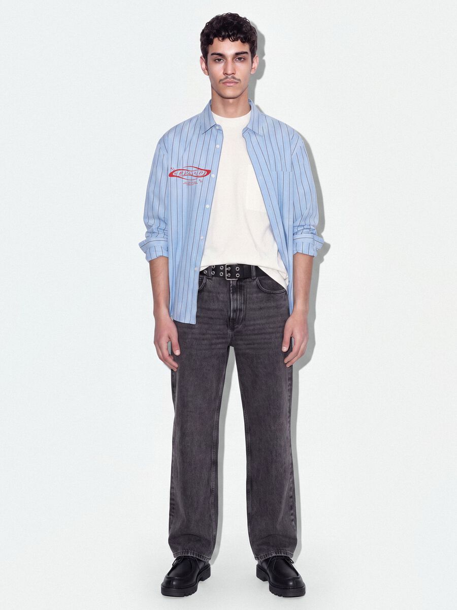 Jeans de ganga cinzentas de corte flare em puro algod&atilde;o_0