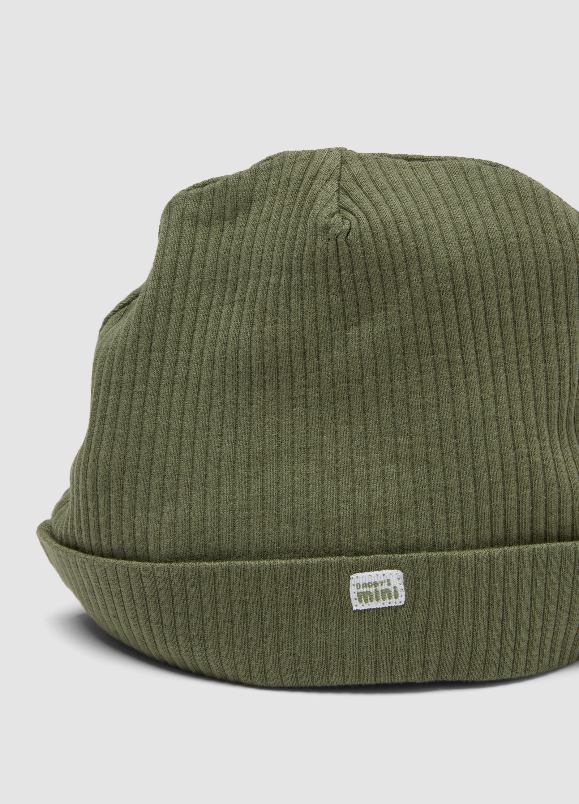 Cappello verde in puro cotone organico a coste per neonati
