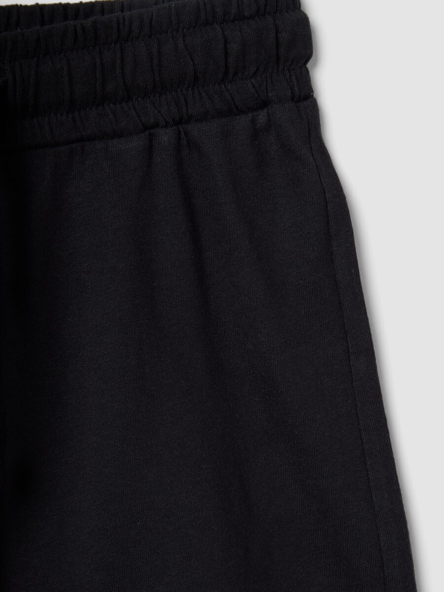Girls&rsquo; black pure cotton shorts, regular fit_3