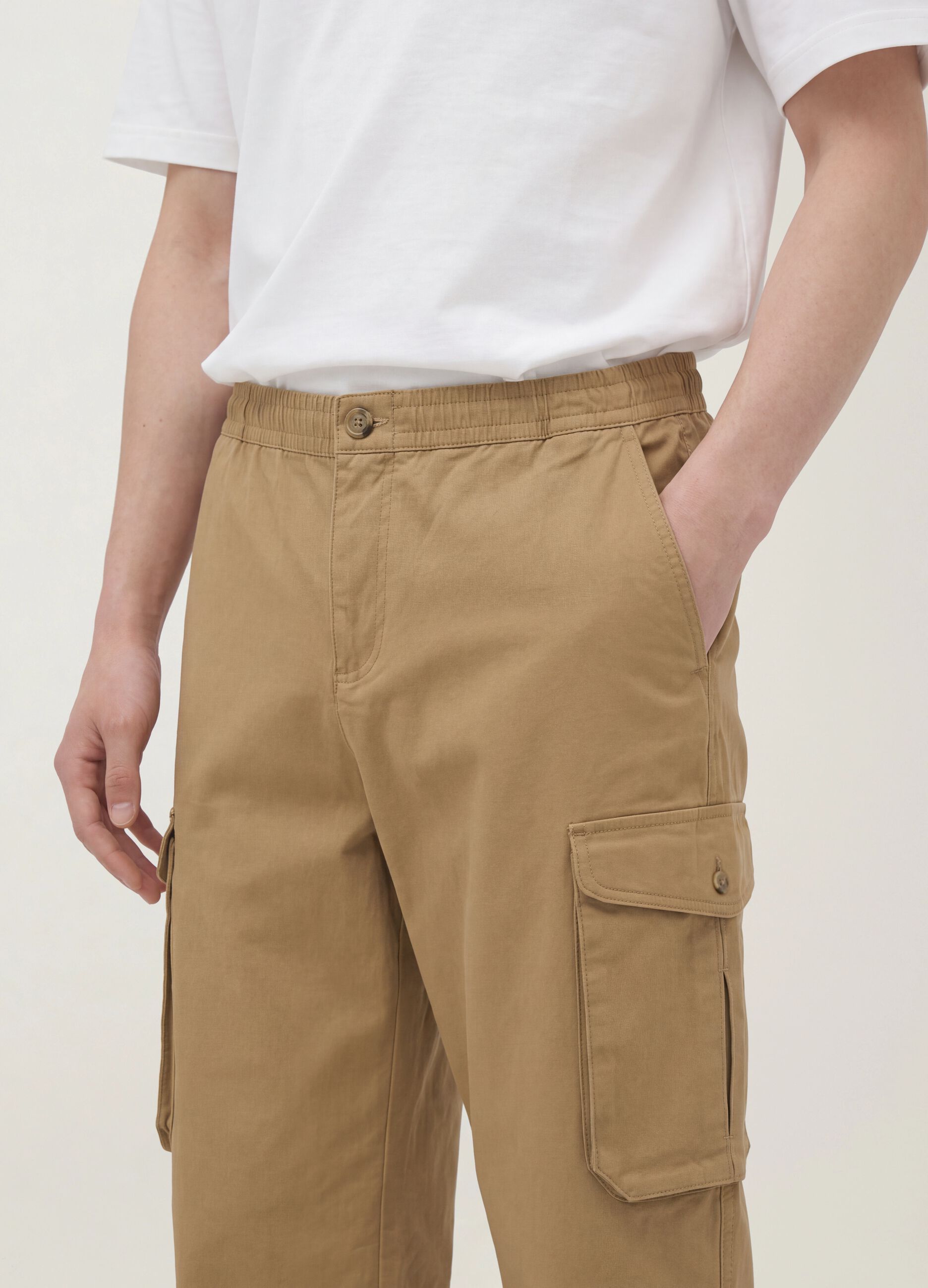 Pantaloni cargo marroni in cotone elasticizzato regular fit