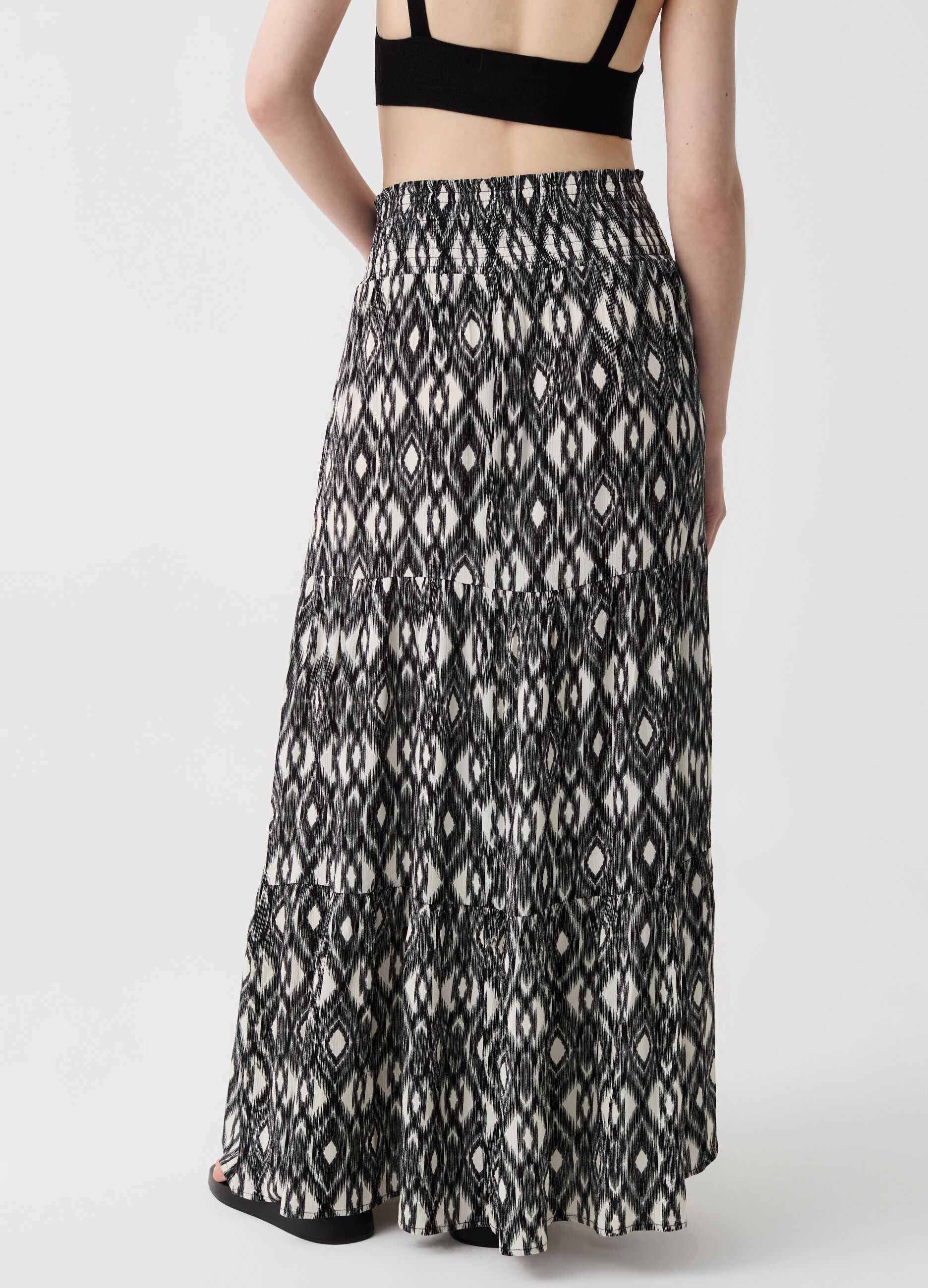 Long tiered skirt in crêpe with ikat print