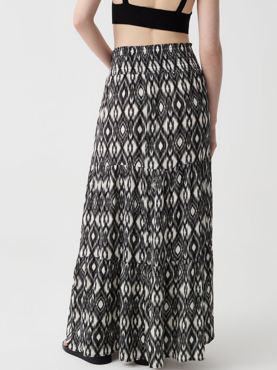 Long tiered skirt in crêpe with ikat print_2
