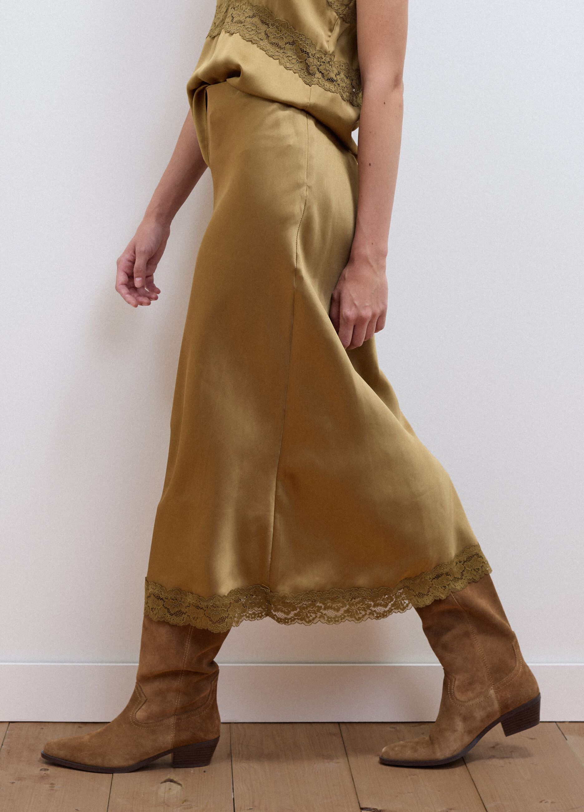 Yellow viscose-blend skirt with lace