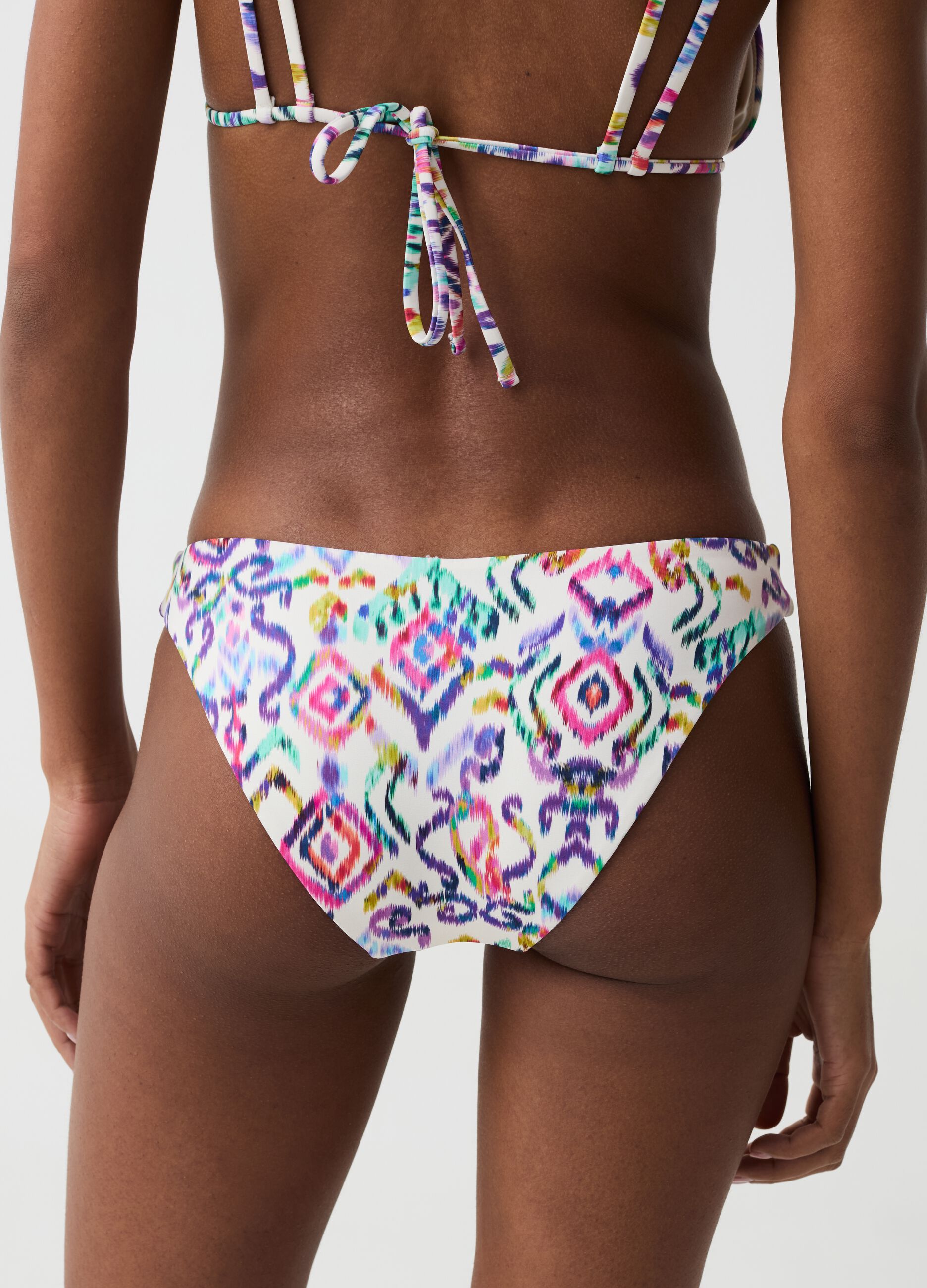 Bikini briefs with ikat print
