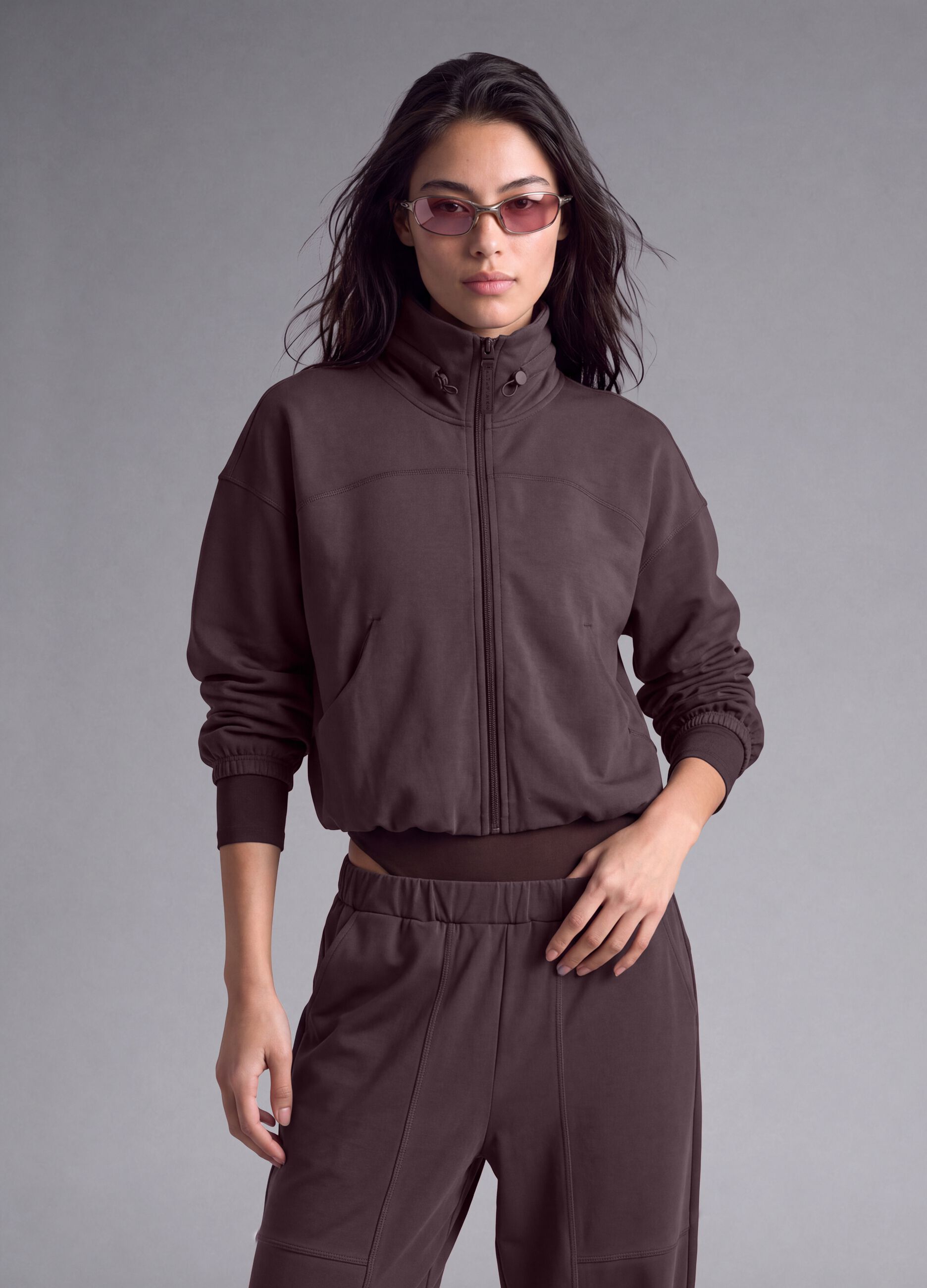 Short brown stretch viscose sweatshirt with high neck