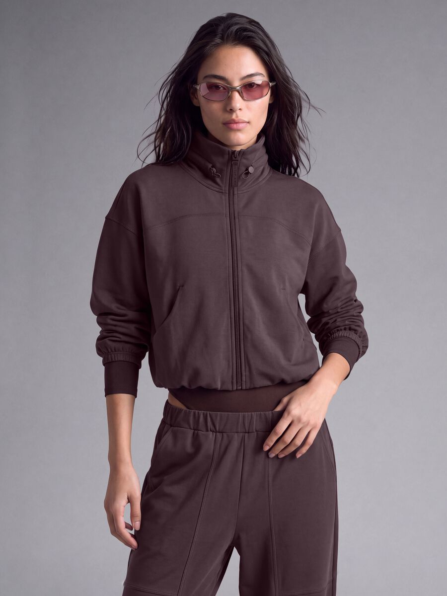 Short brown stretch viscose sweatshirt with high neck_2