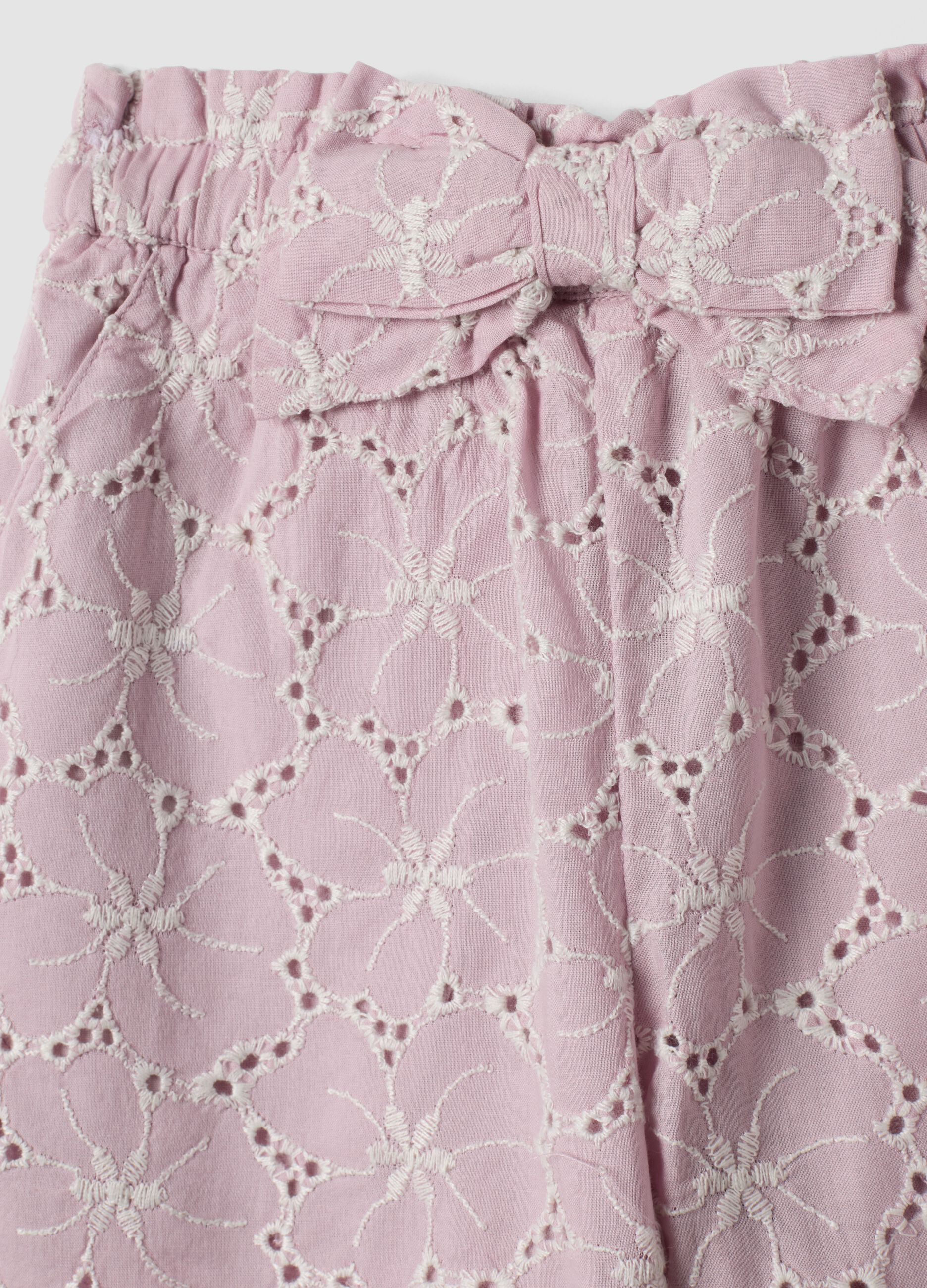 Cal&ccedil;as palazzo cor-de-rosa em algod&atilde;o puro com bordado ingl&ecirc;s