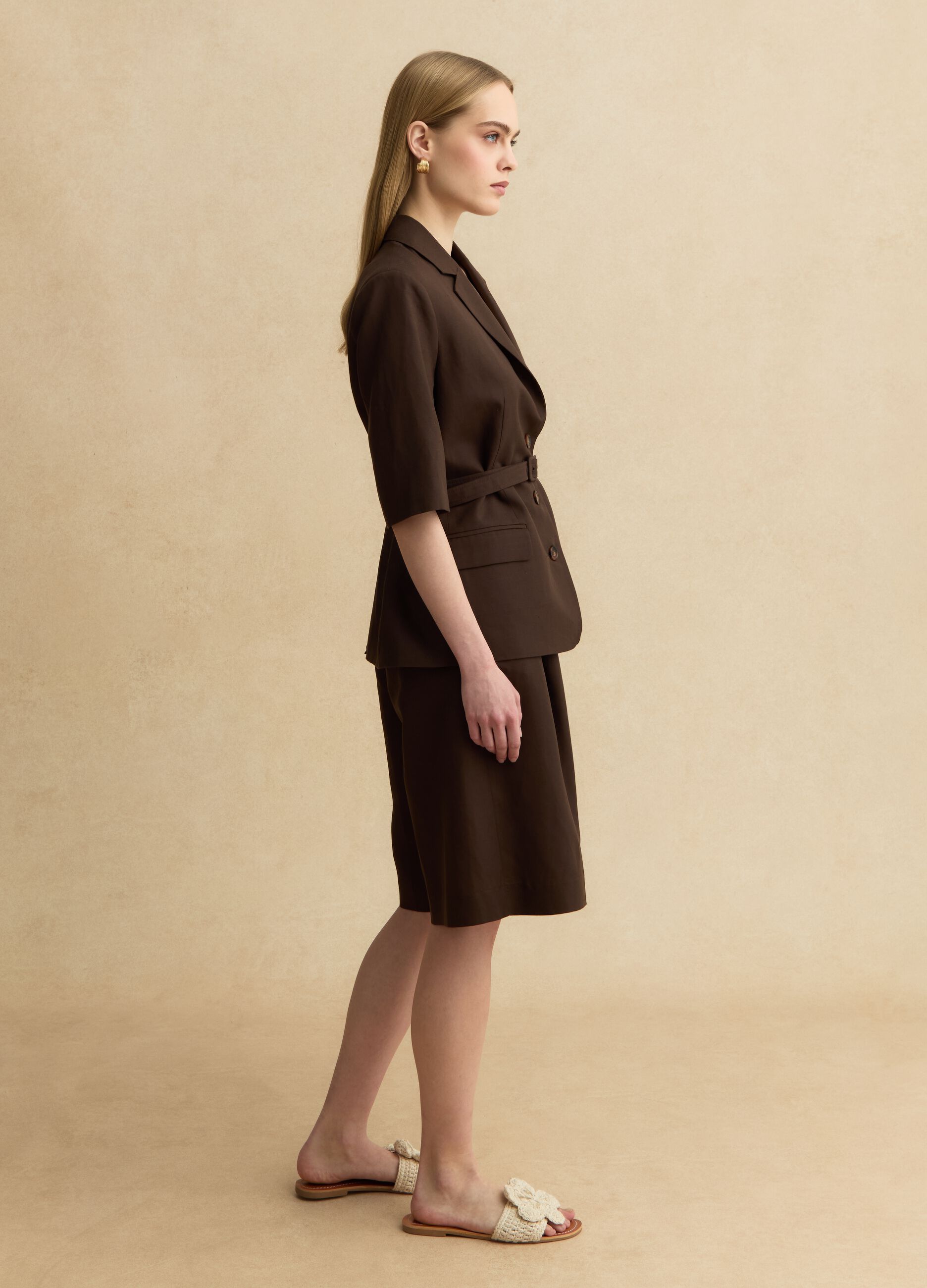 Brauner Blazer im Regular-Fit aus Lyocell- und Leinenmischung mit G&uuml;rtel