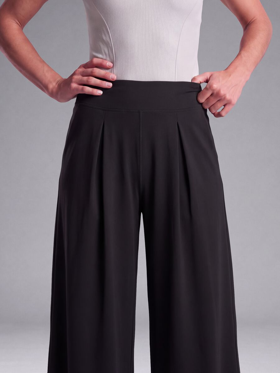 Black wide-leg stretch-fabric trousers_4
