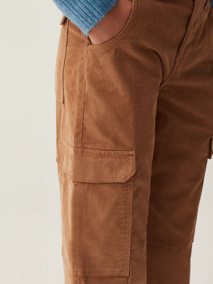 Cargo trousers in corduroy_3