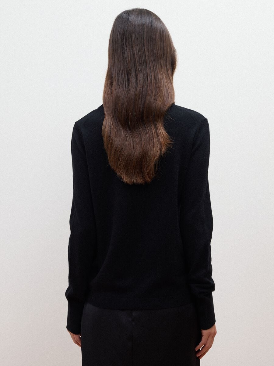 Maglia nera in pura lana con dolcevita regular fit_3