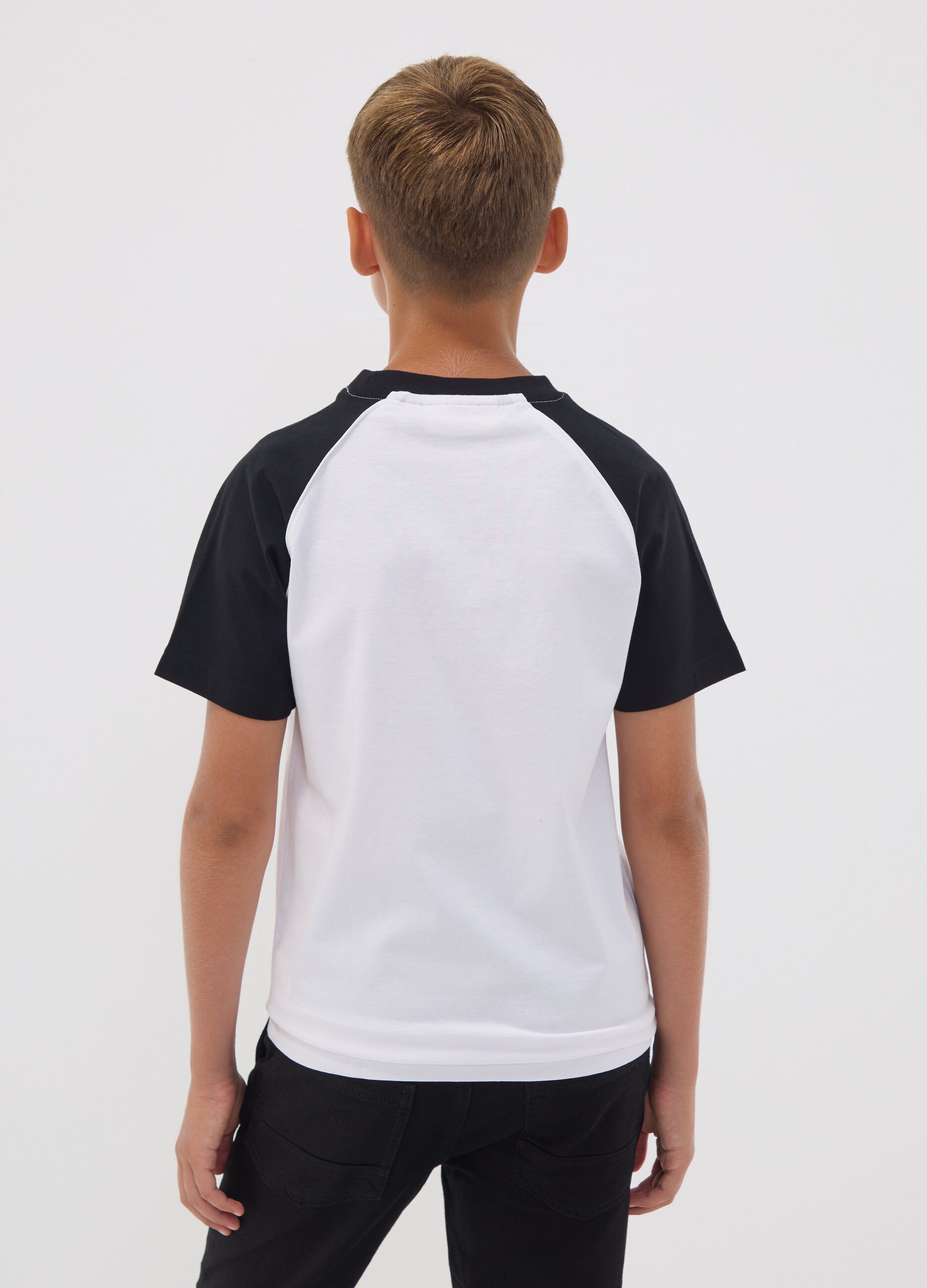 White pure cotton T-shirt with raglan sleeves for boys